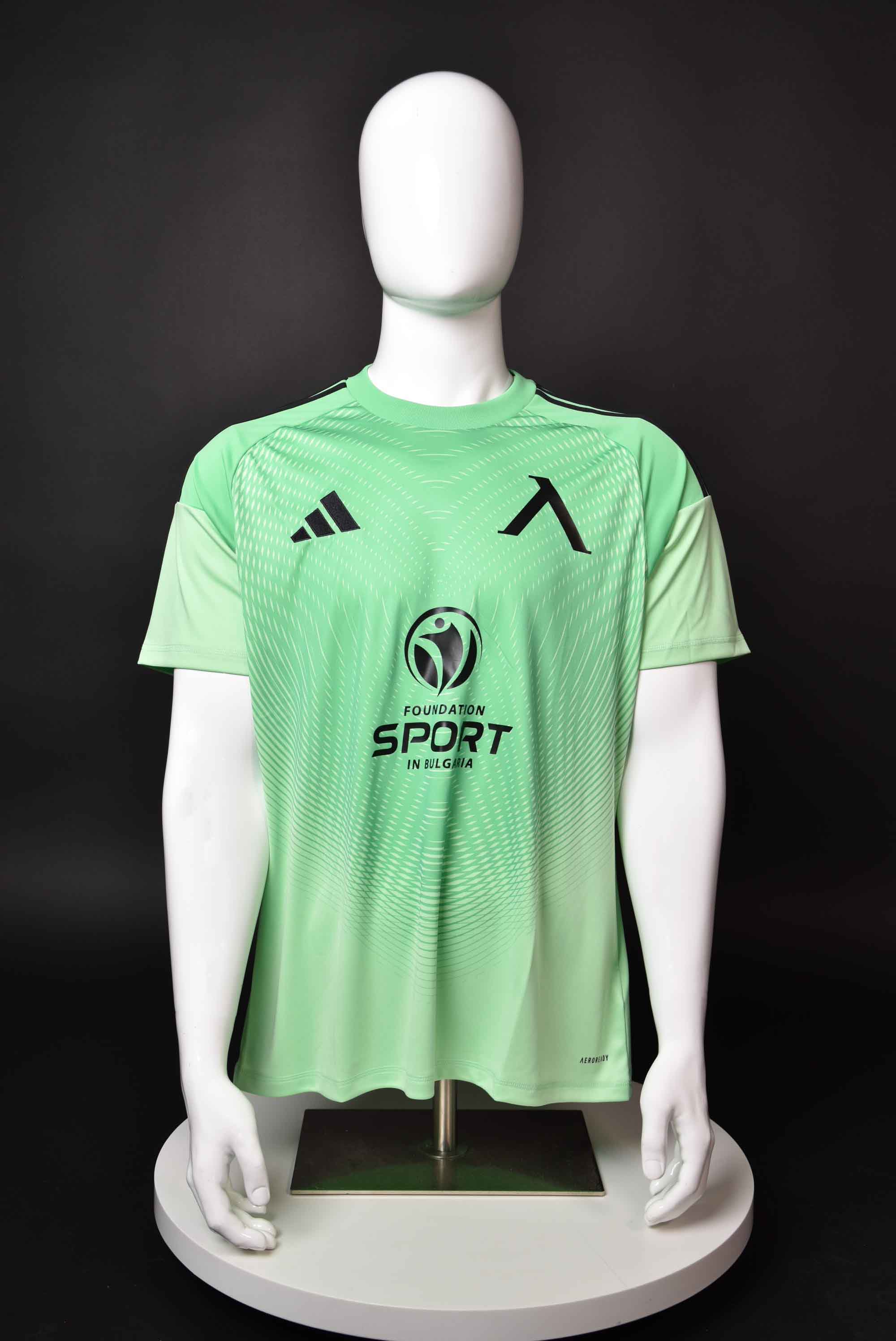 Светослав Вуцов front photo