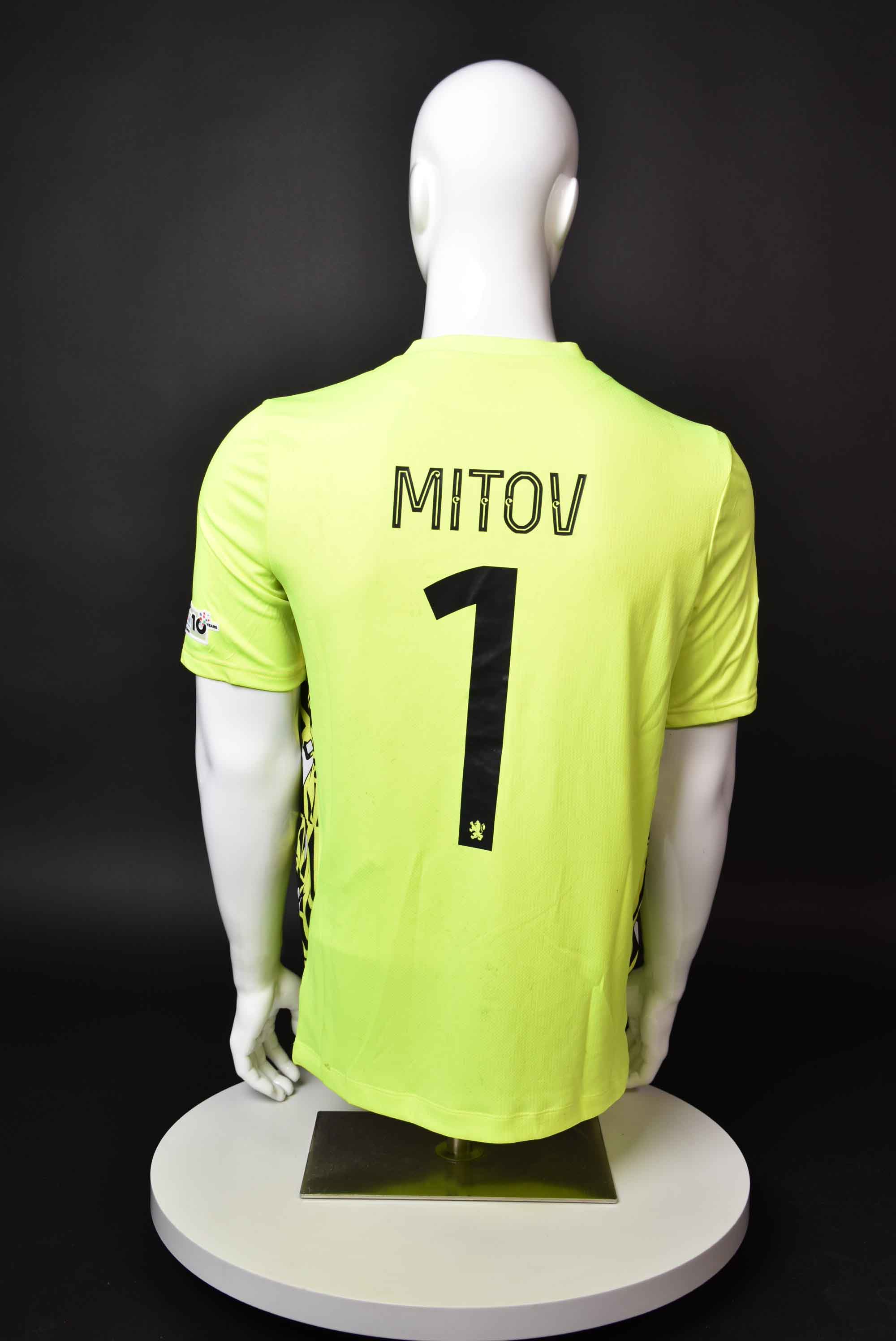 Димитър Митов back photo