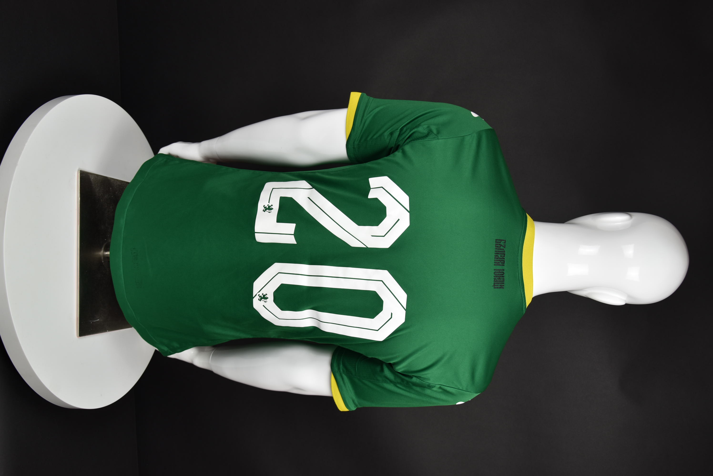 Антонио Вутов back photo