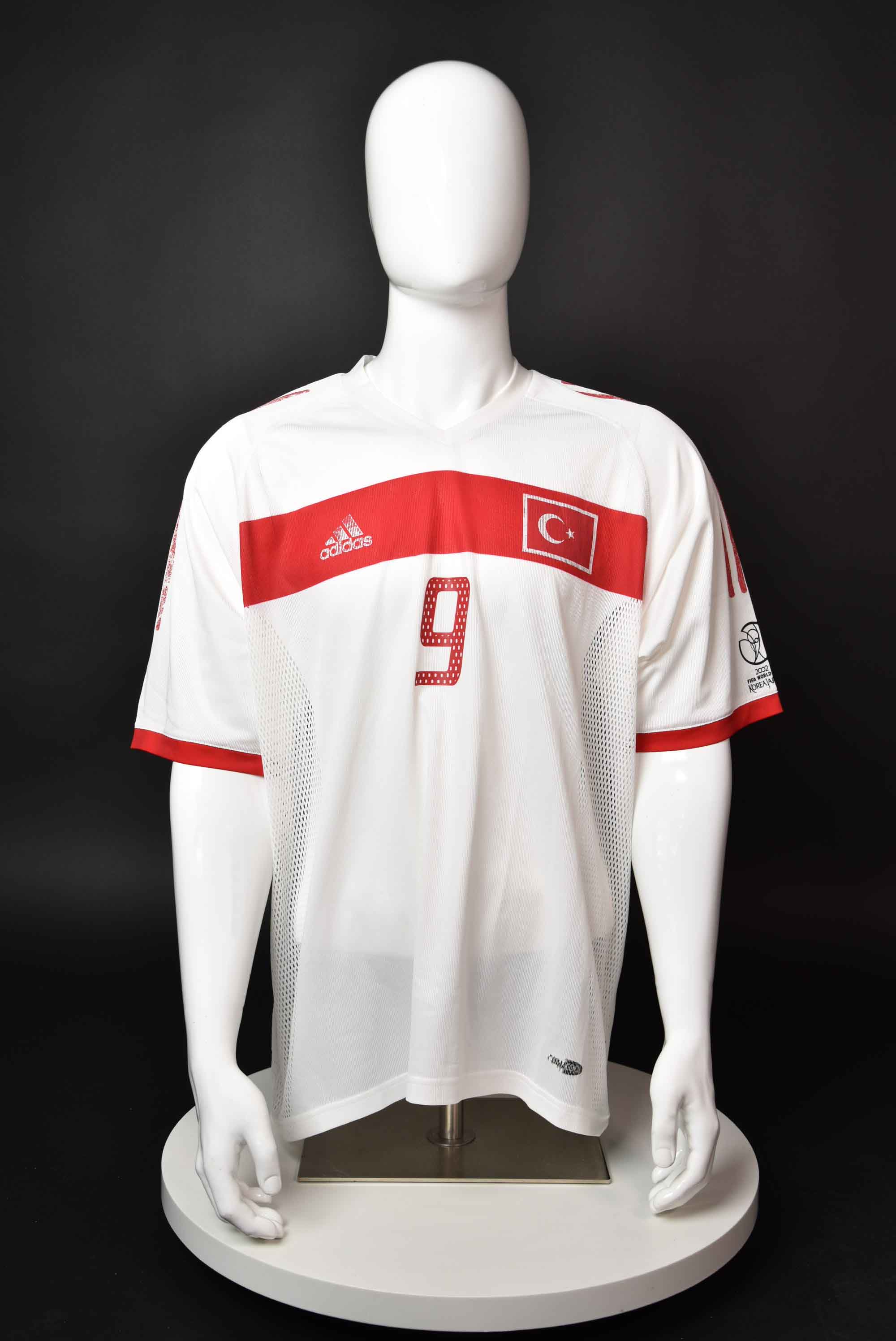 Хакан Шукур front photo