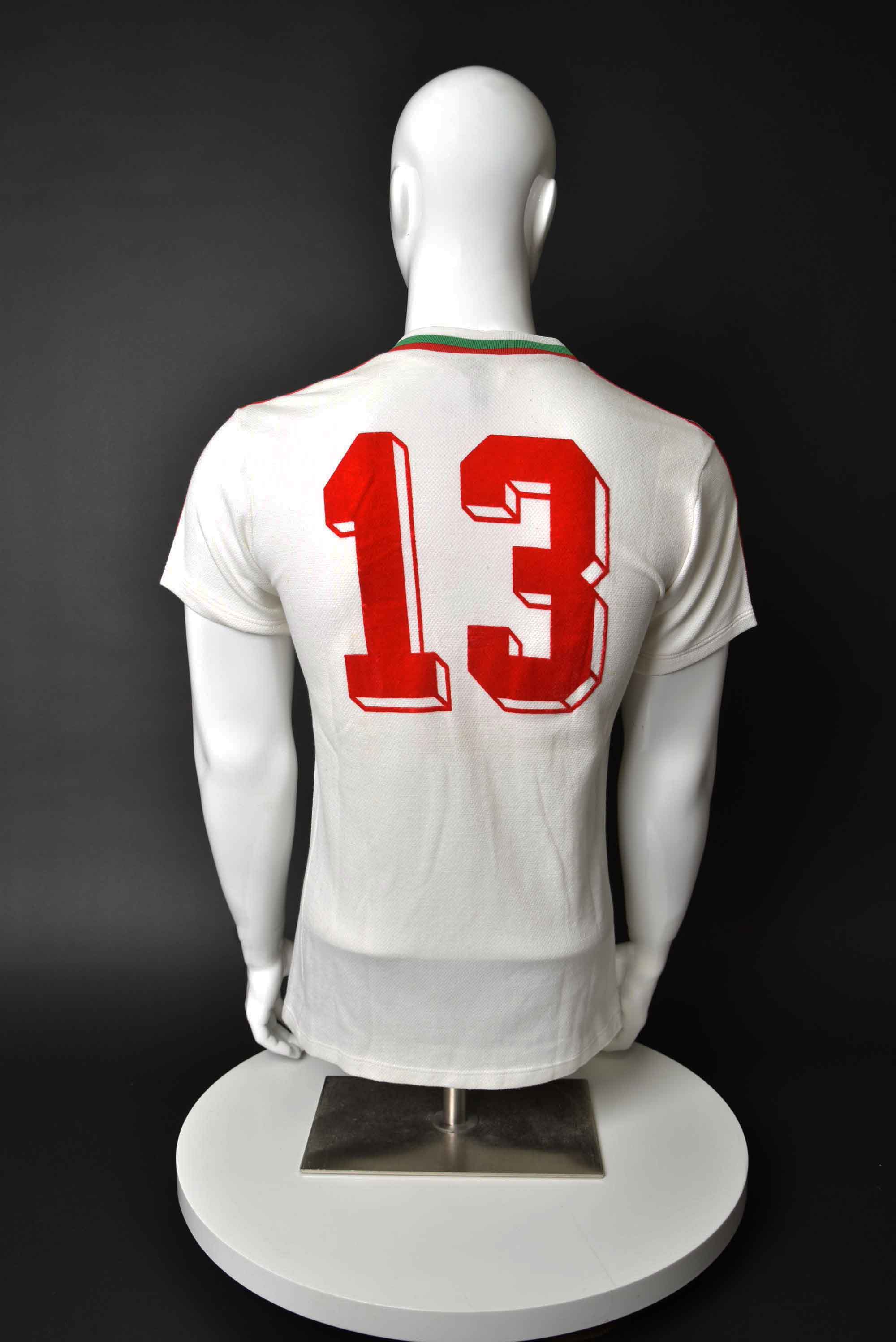 Неизвестен back photo