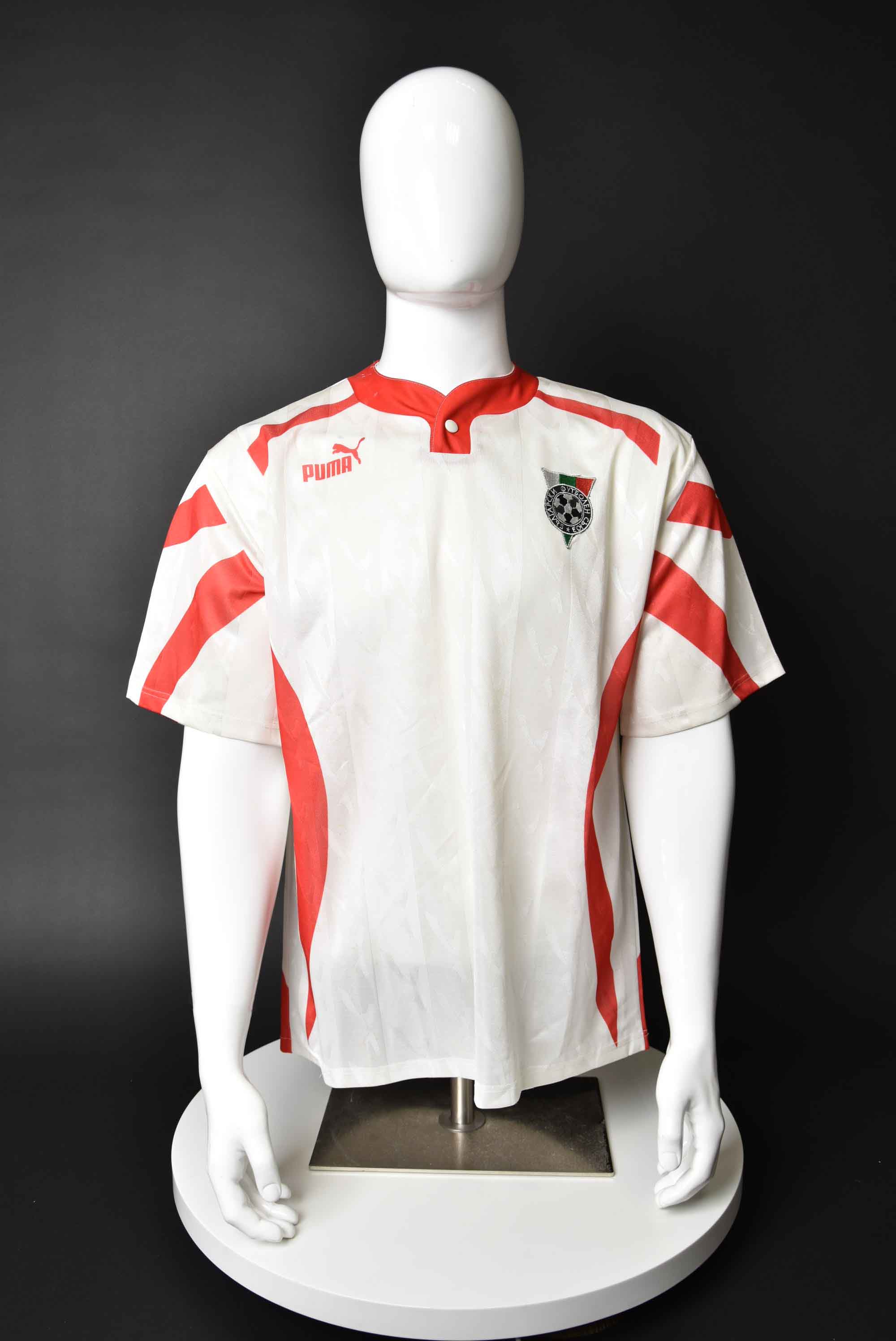 Неизвестен front photo