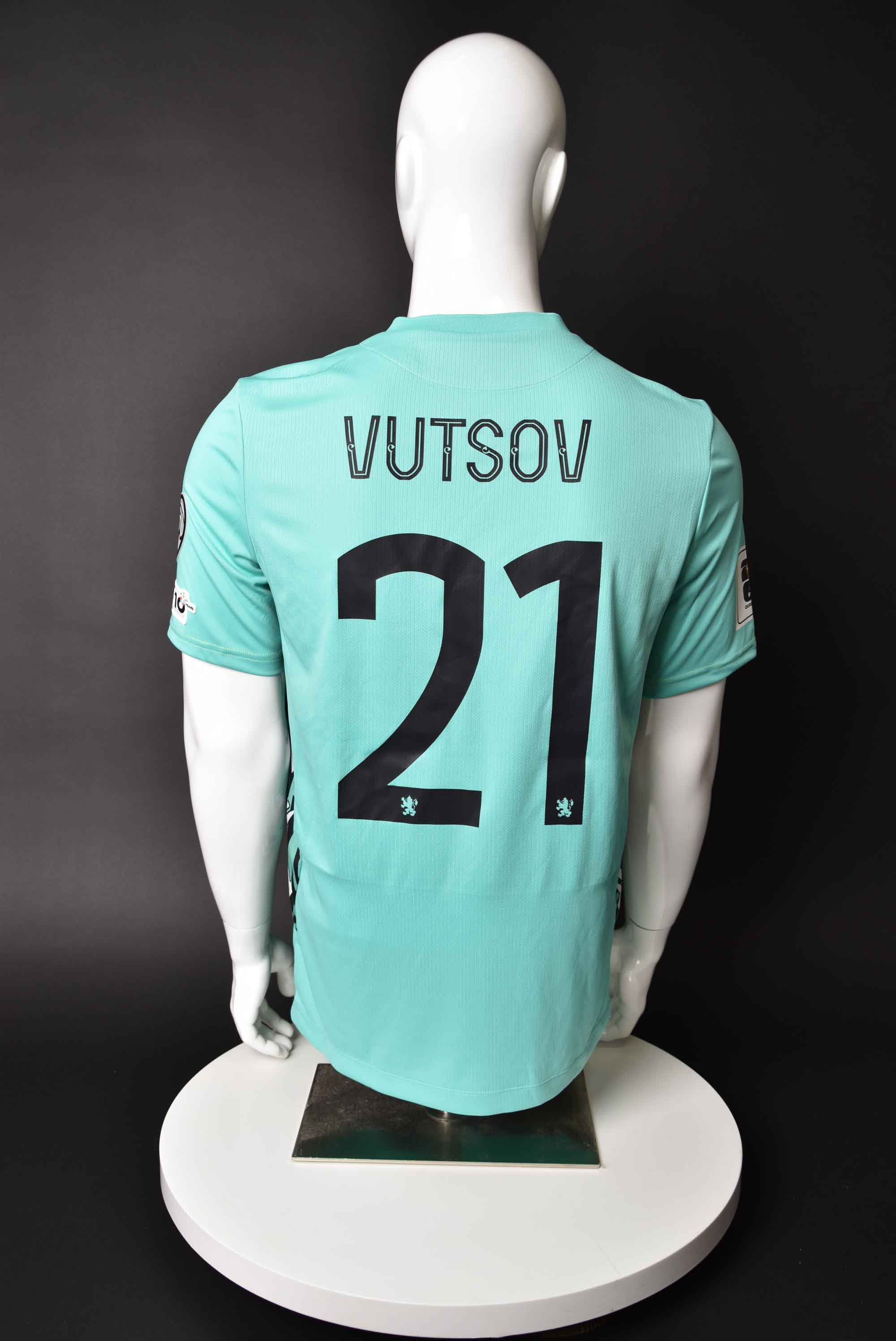 Светослав Вуцов back photo