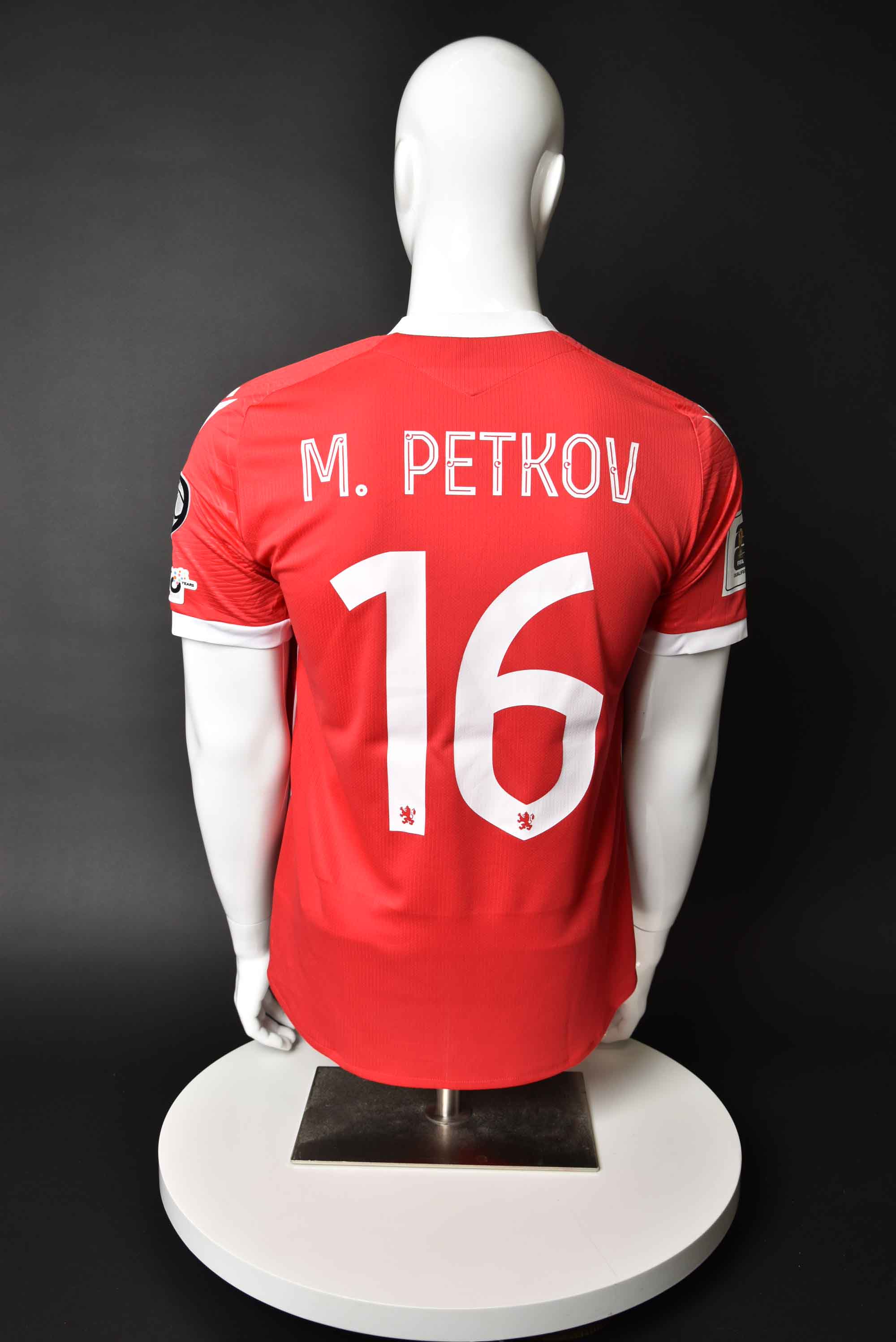 Марин Петков back photo