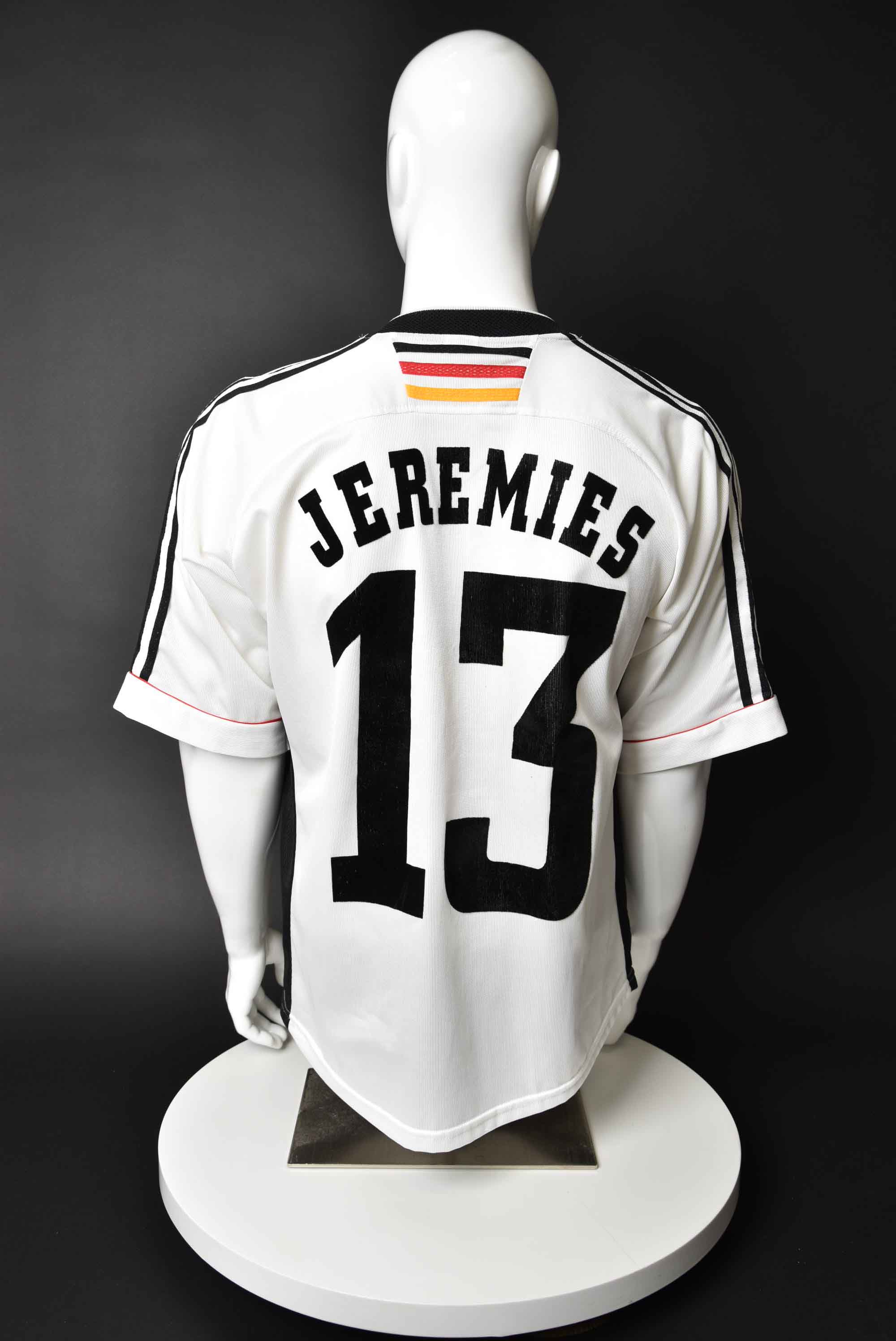 Йенс Йеремис back photo