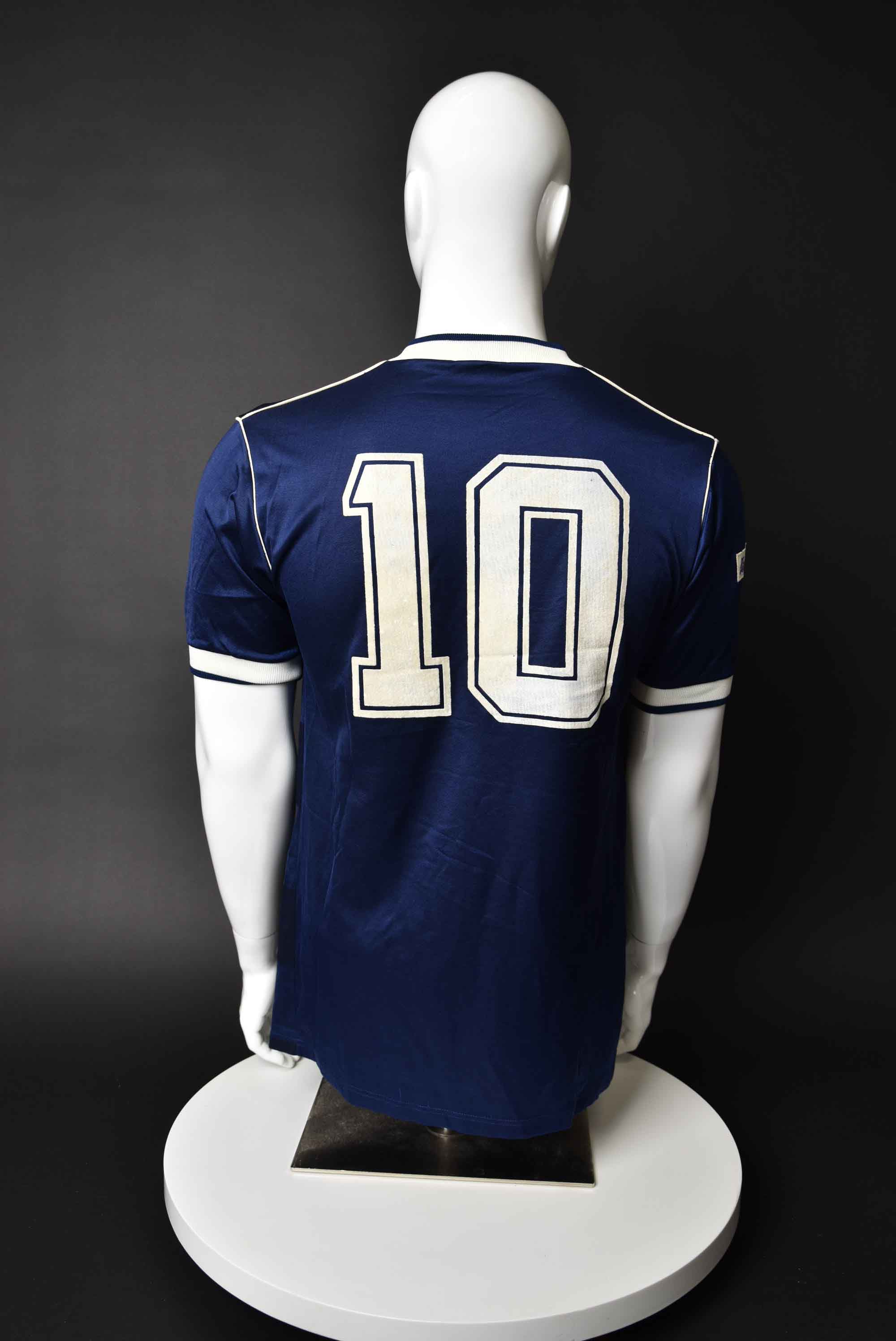 Гордън Страхън back photo