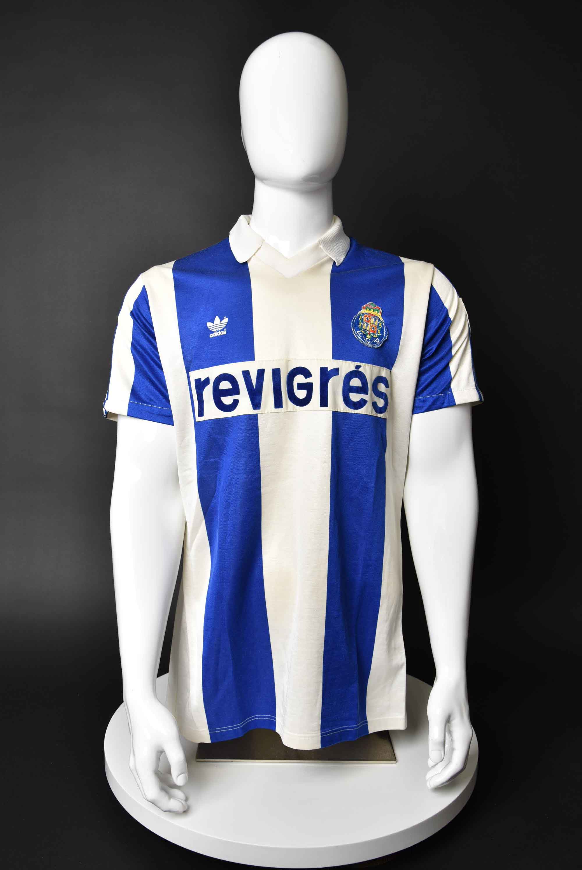 Емил Костадинов front photo