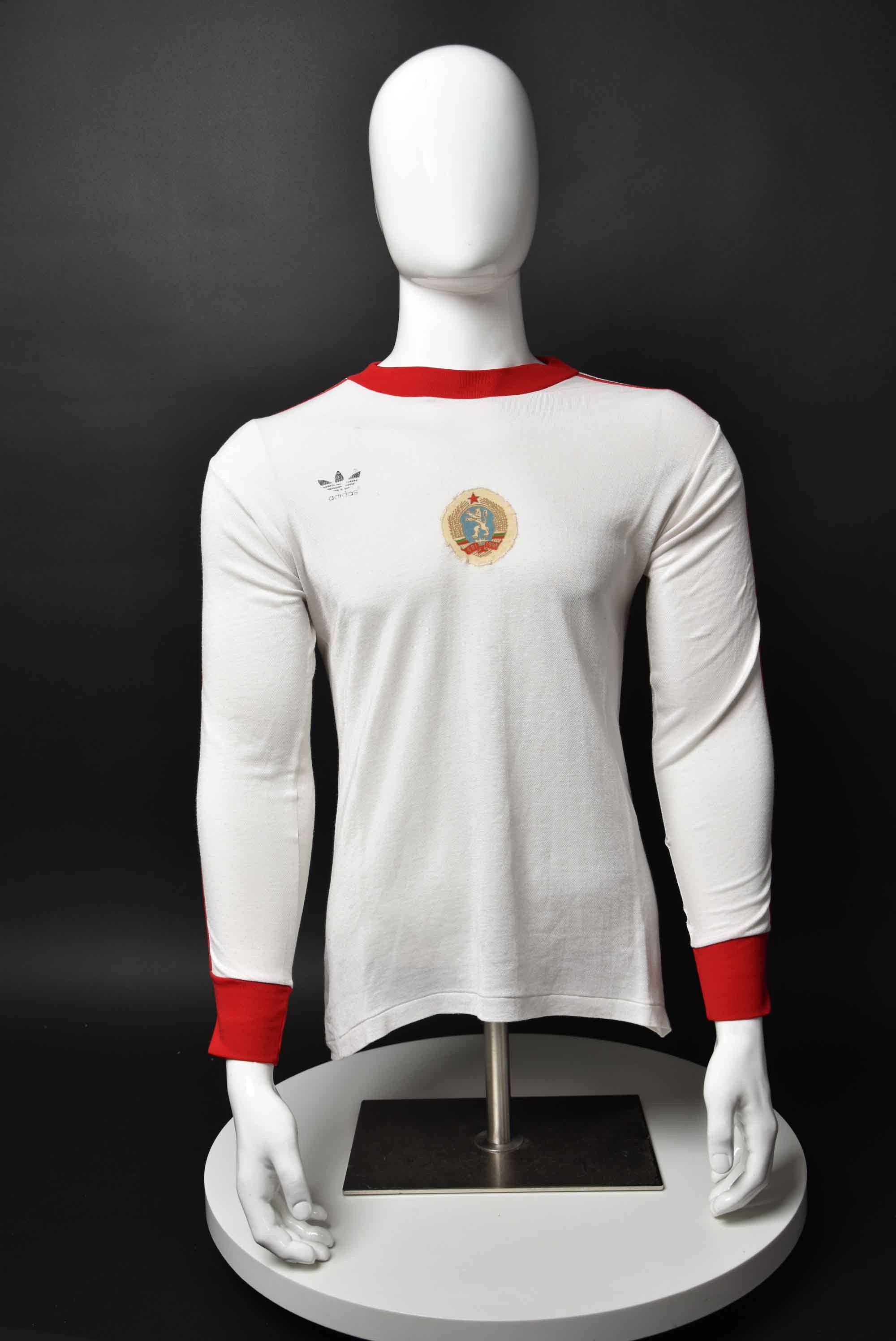 Неизвестен front photo