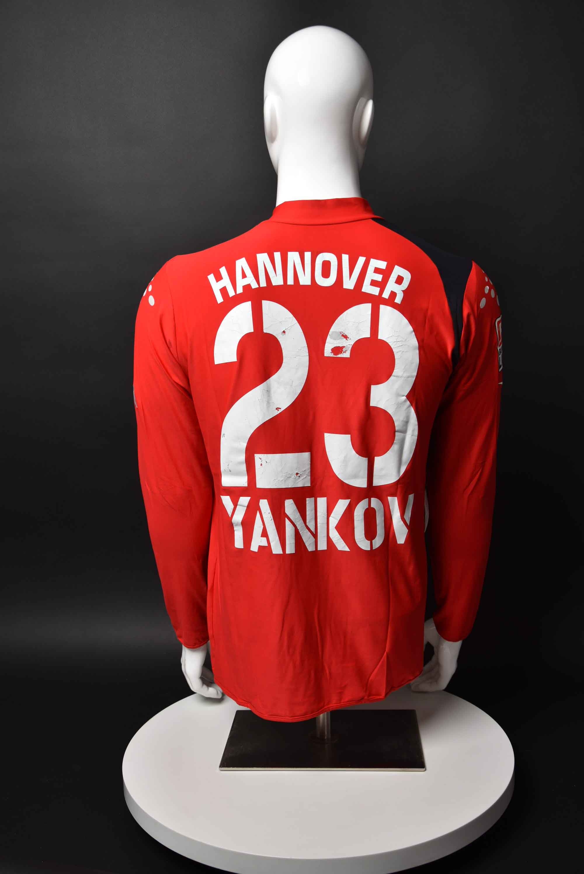 Чавдар Янков back photo