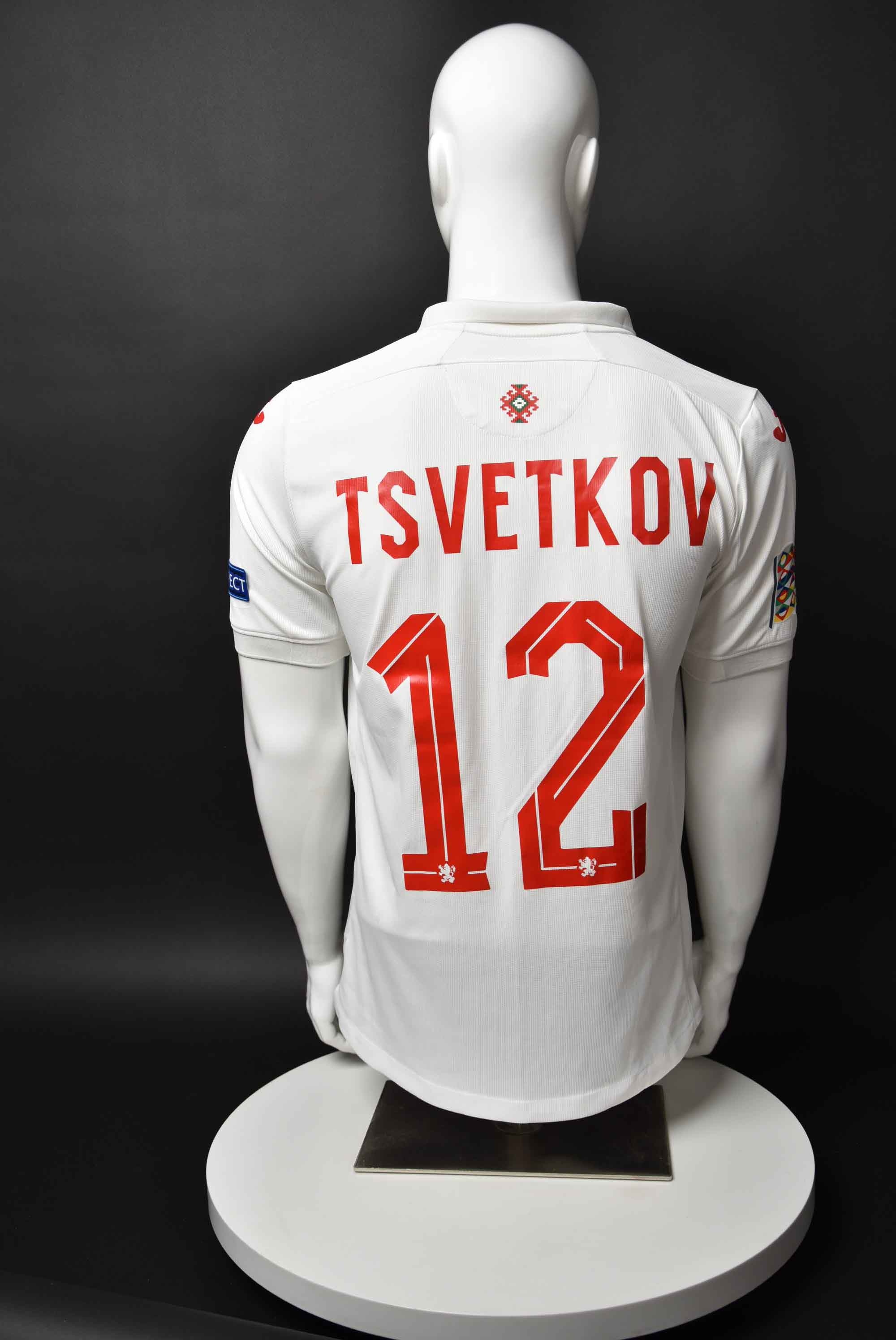 Александър Цветков back photo