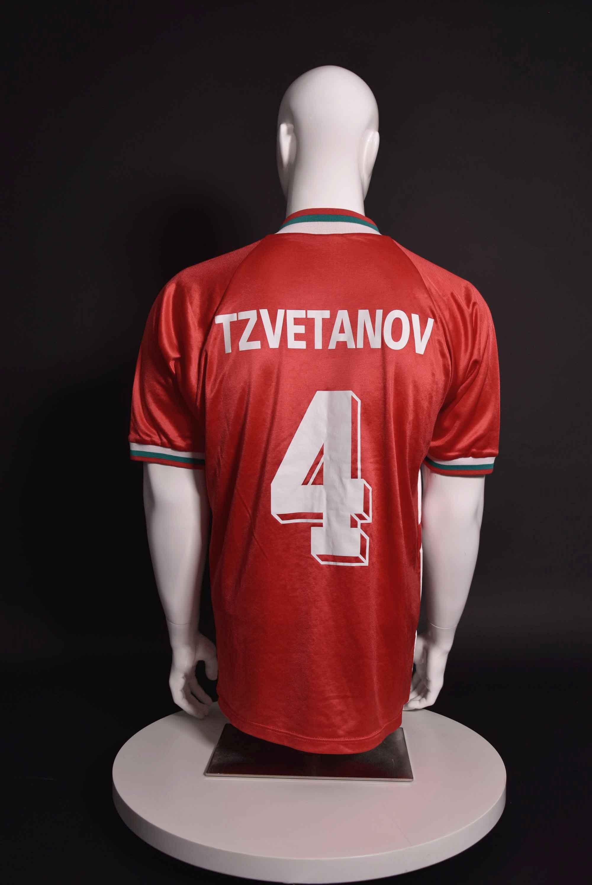 Цанко Цветанов back photo