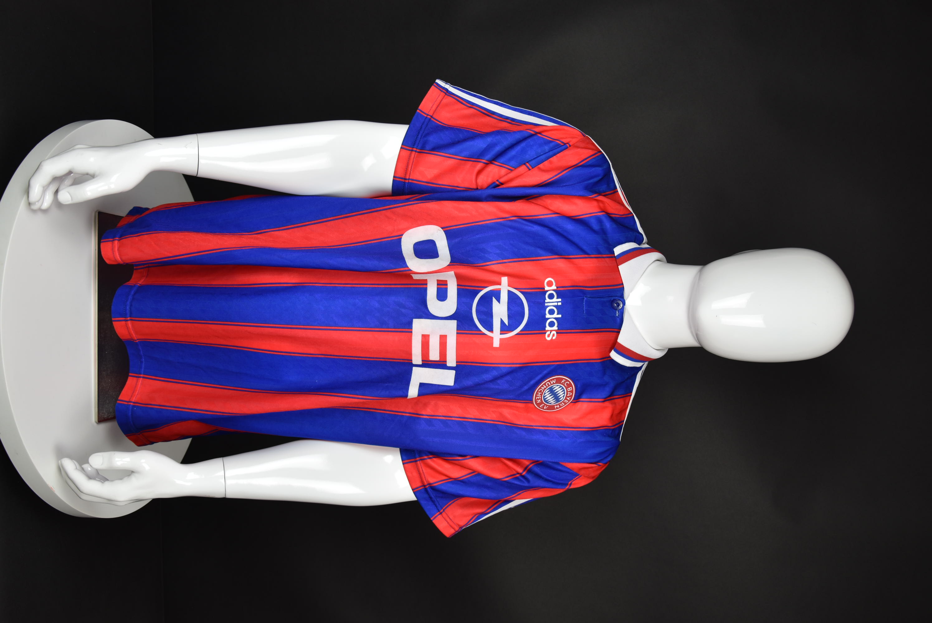 Емил Костадинов front photo