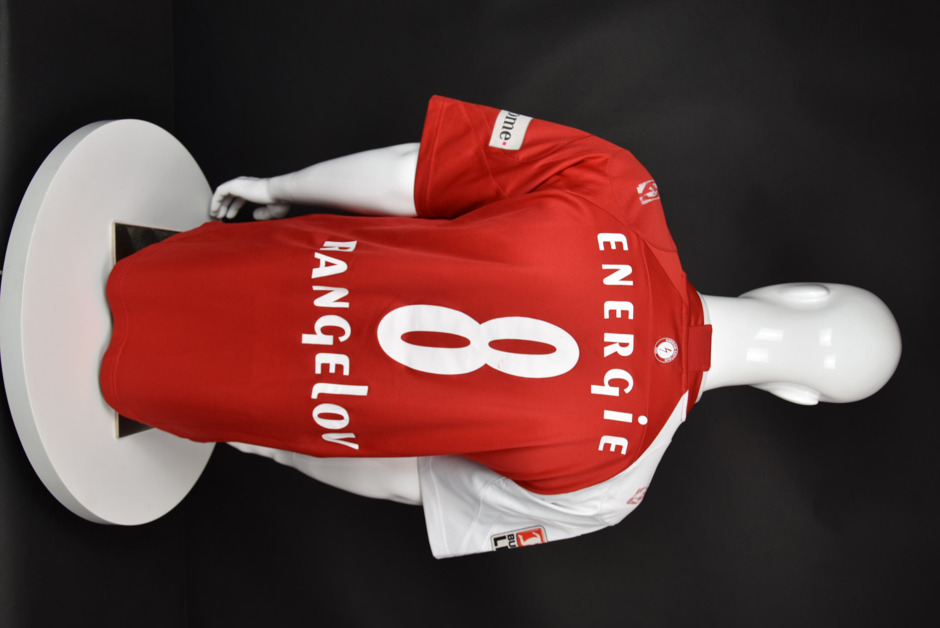 Димитър Рангелов back photo