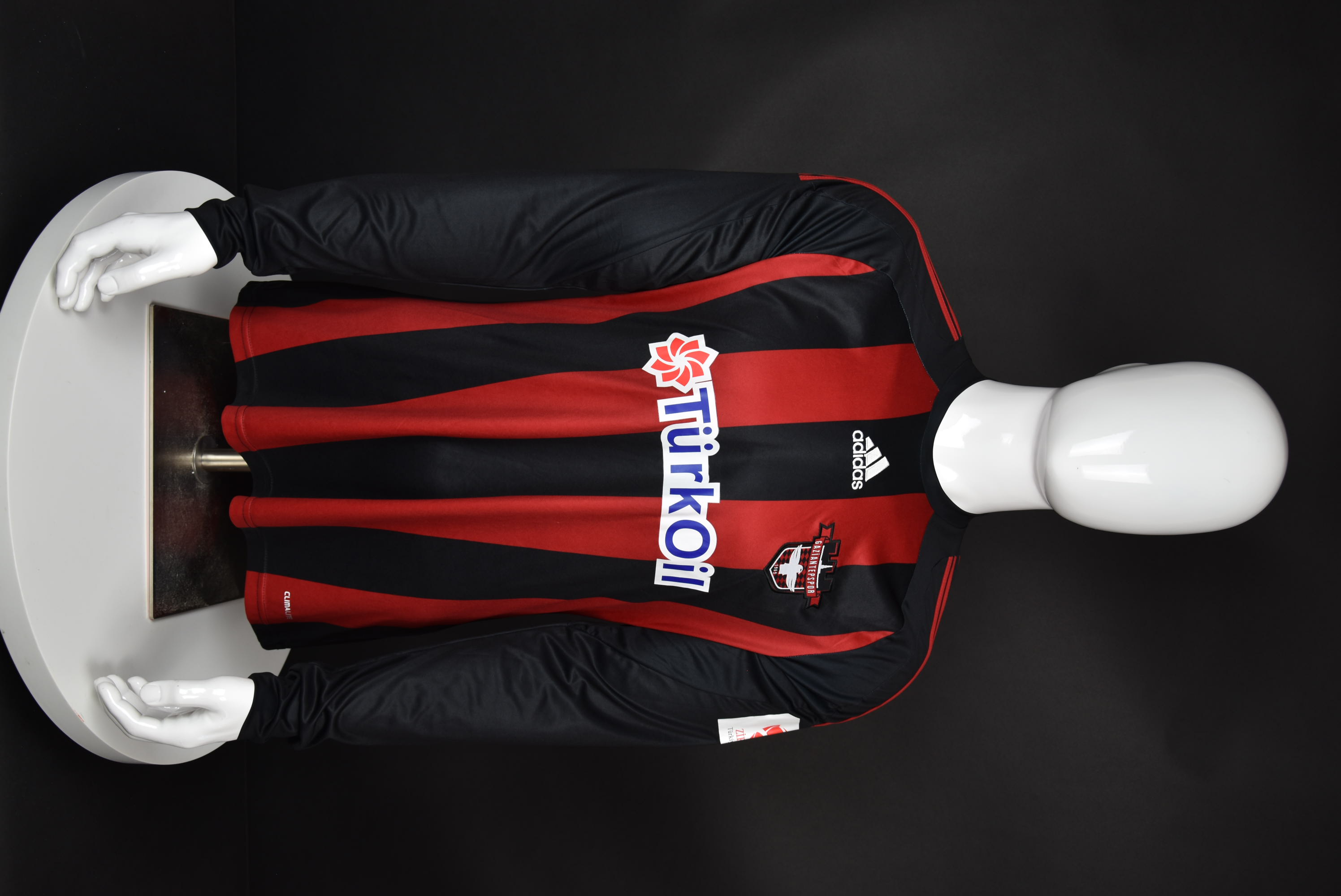 Ивелин Попов front photo