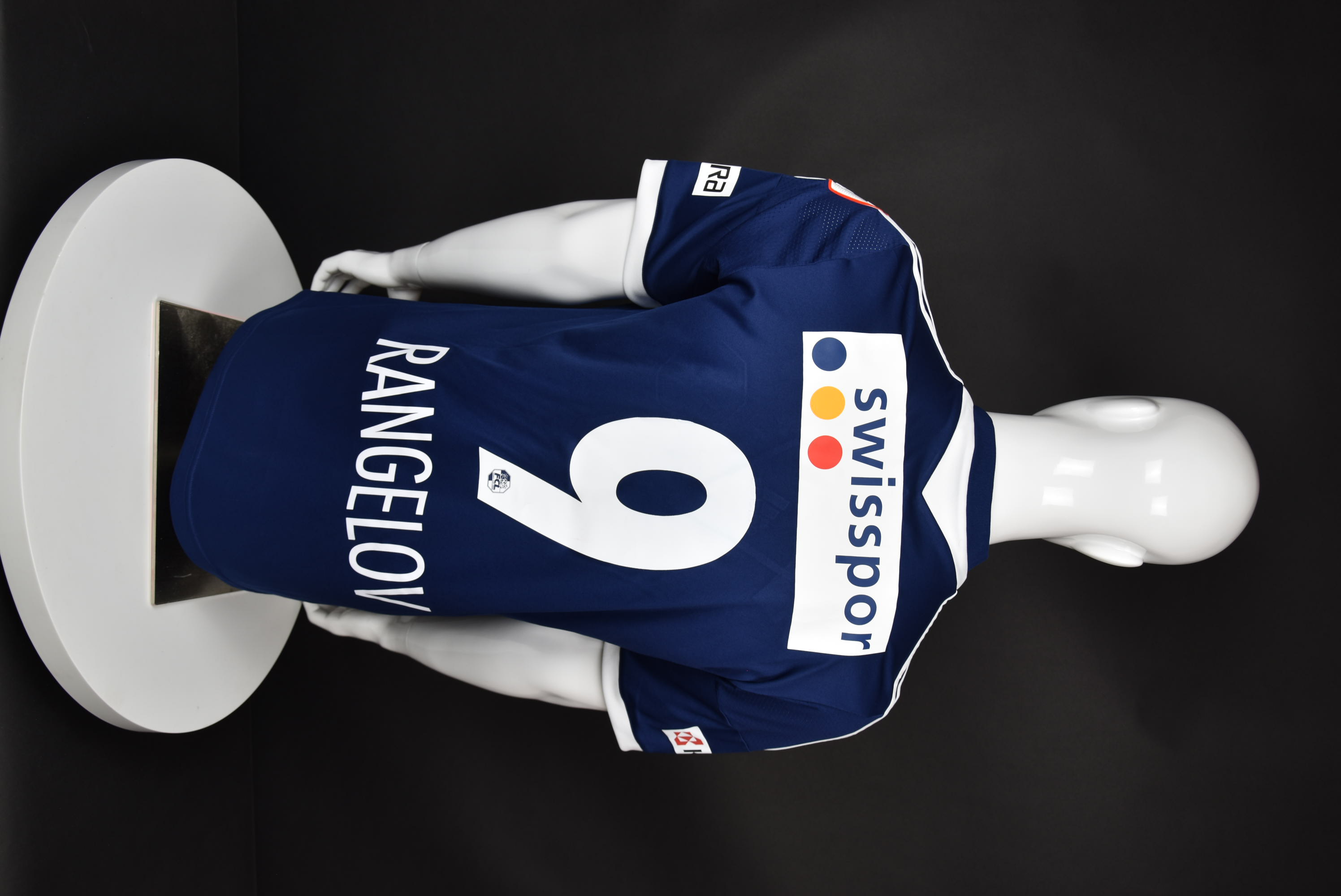 Димитър Рангелов back photo