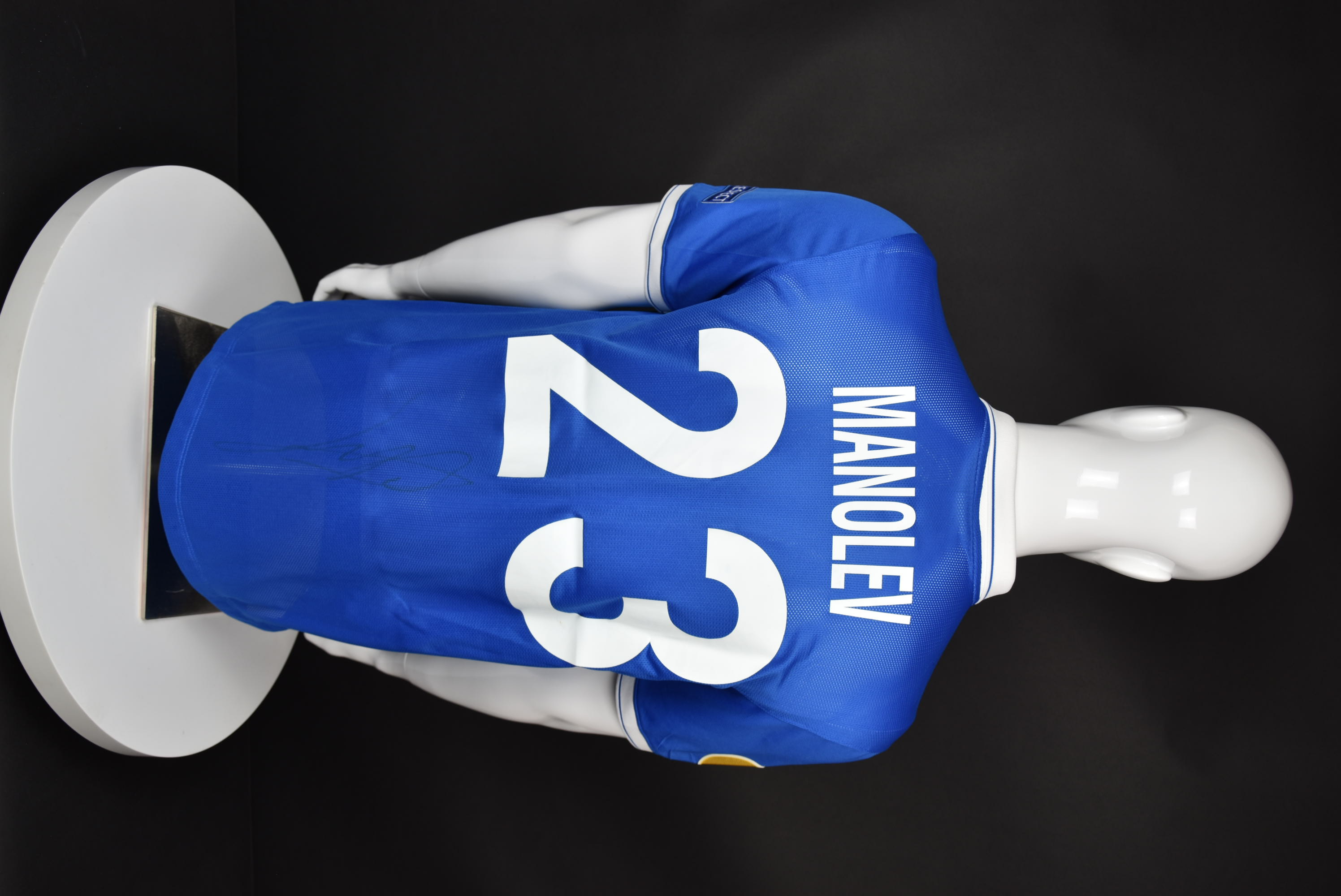 Станислав Манолев back photo