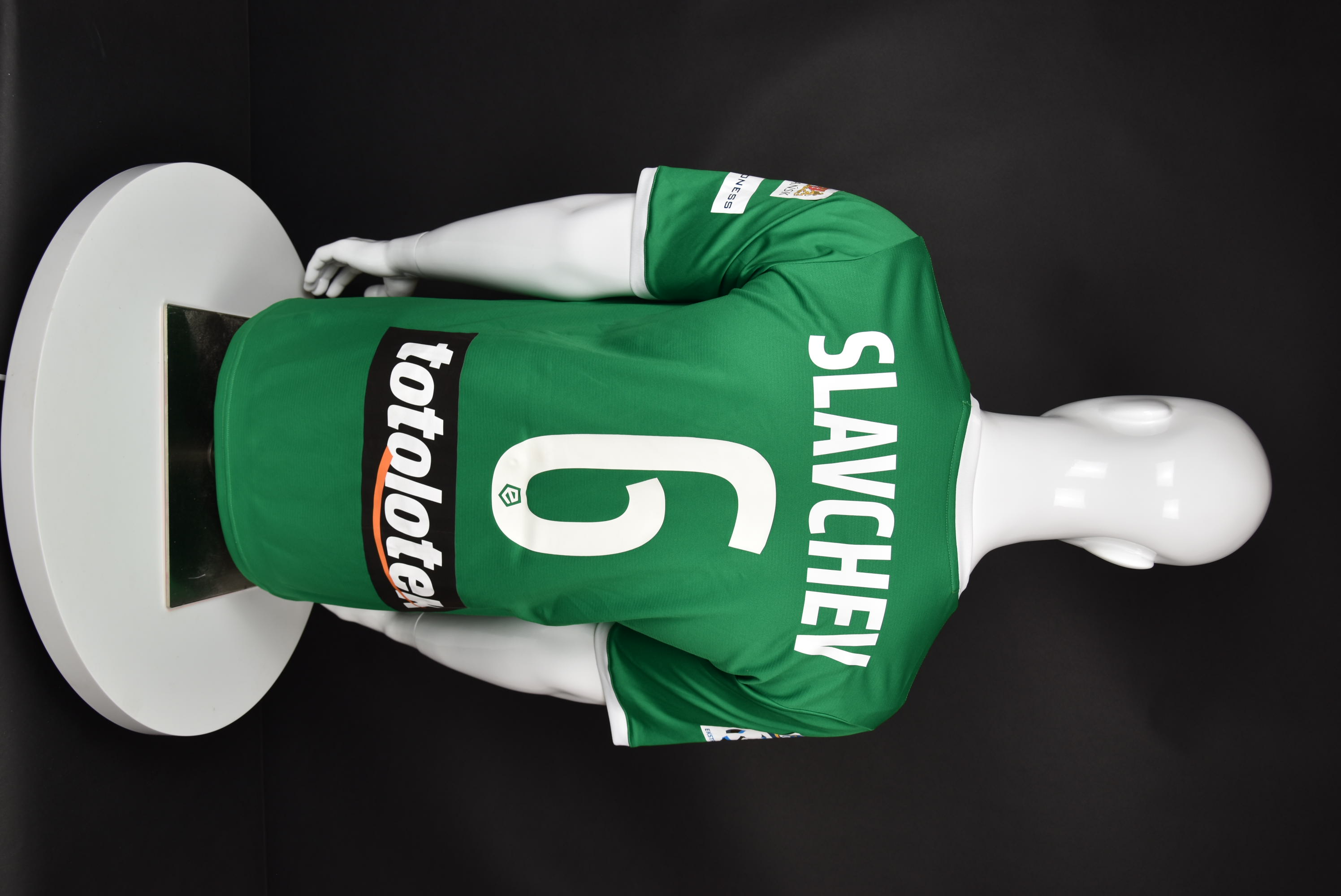 Симеон Славчев back photo