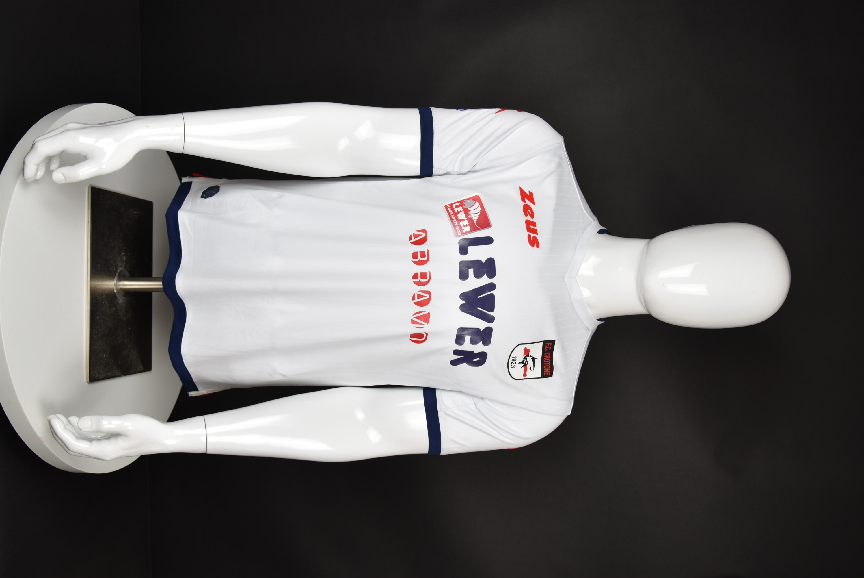 Александър Тонев front photo