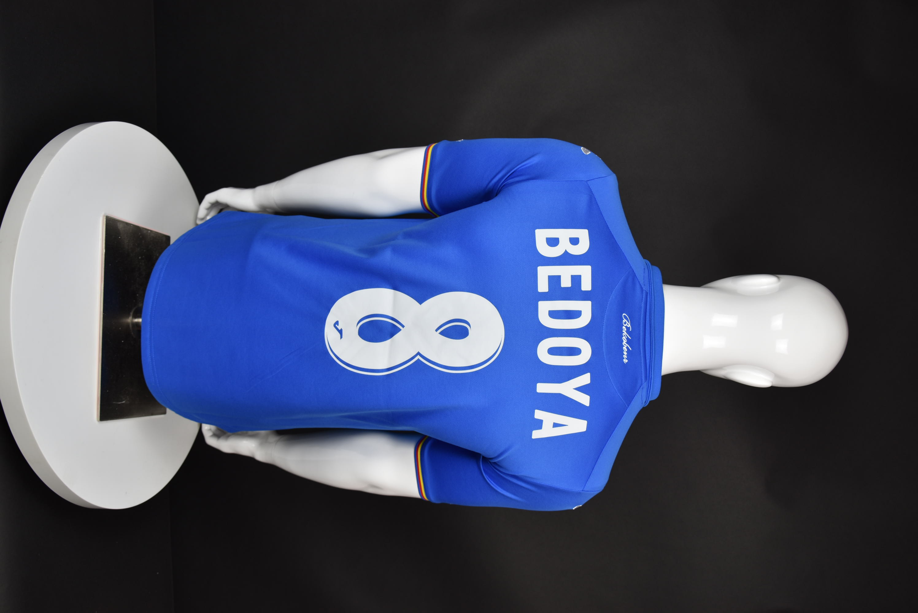 Мигел Бедоя back photo