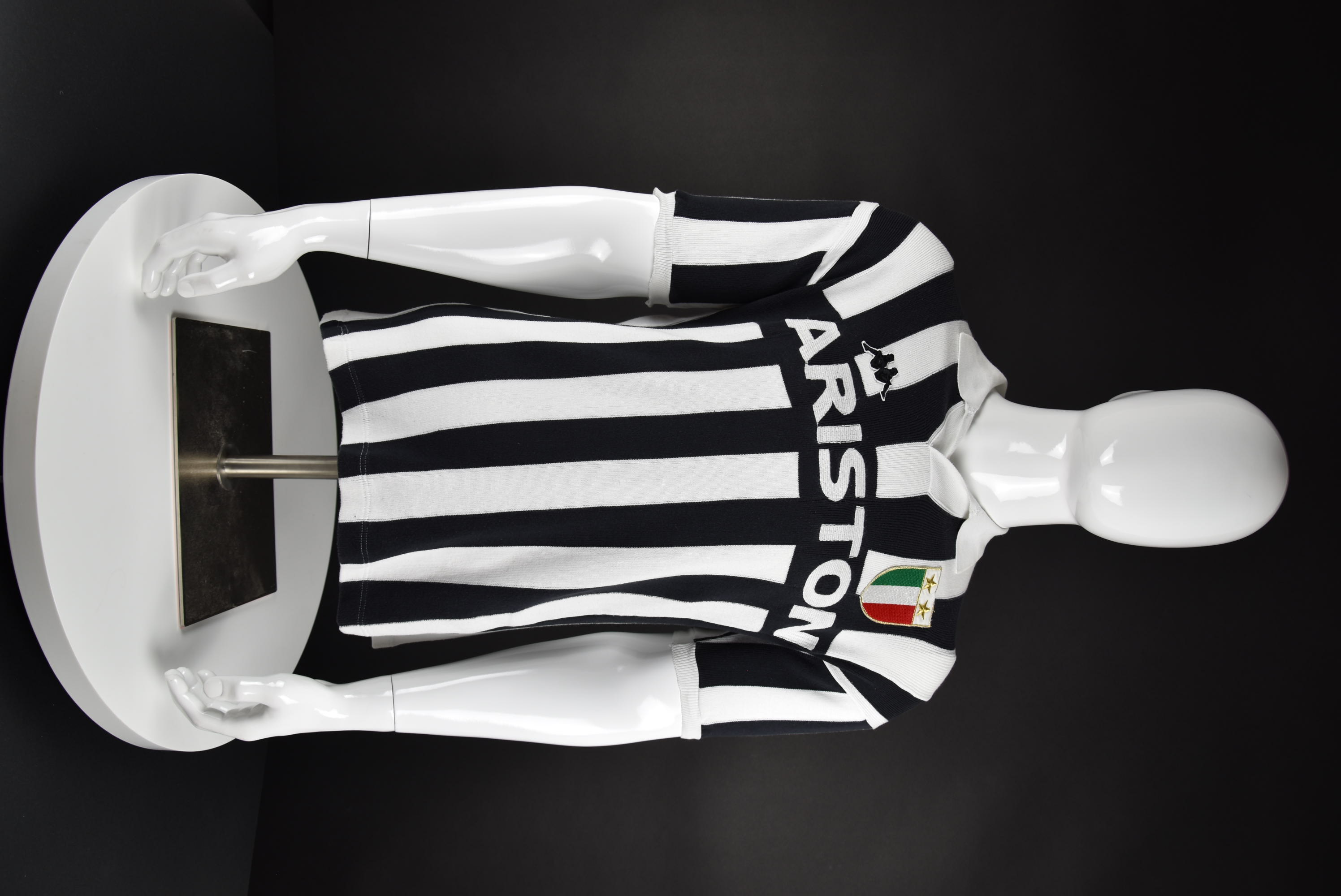 Мишел Платини front photo