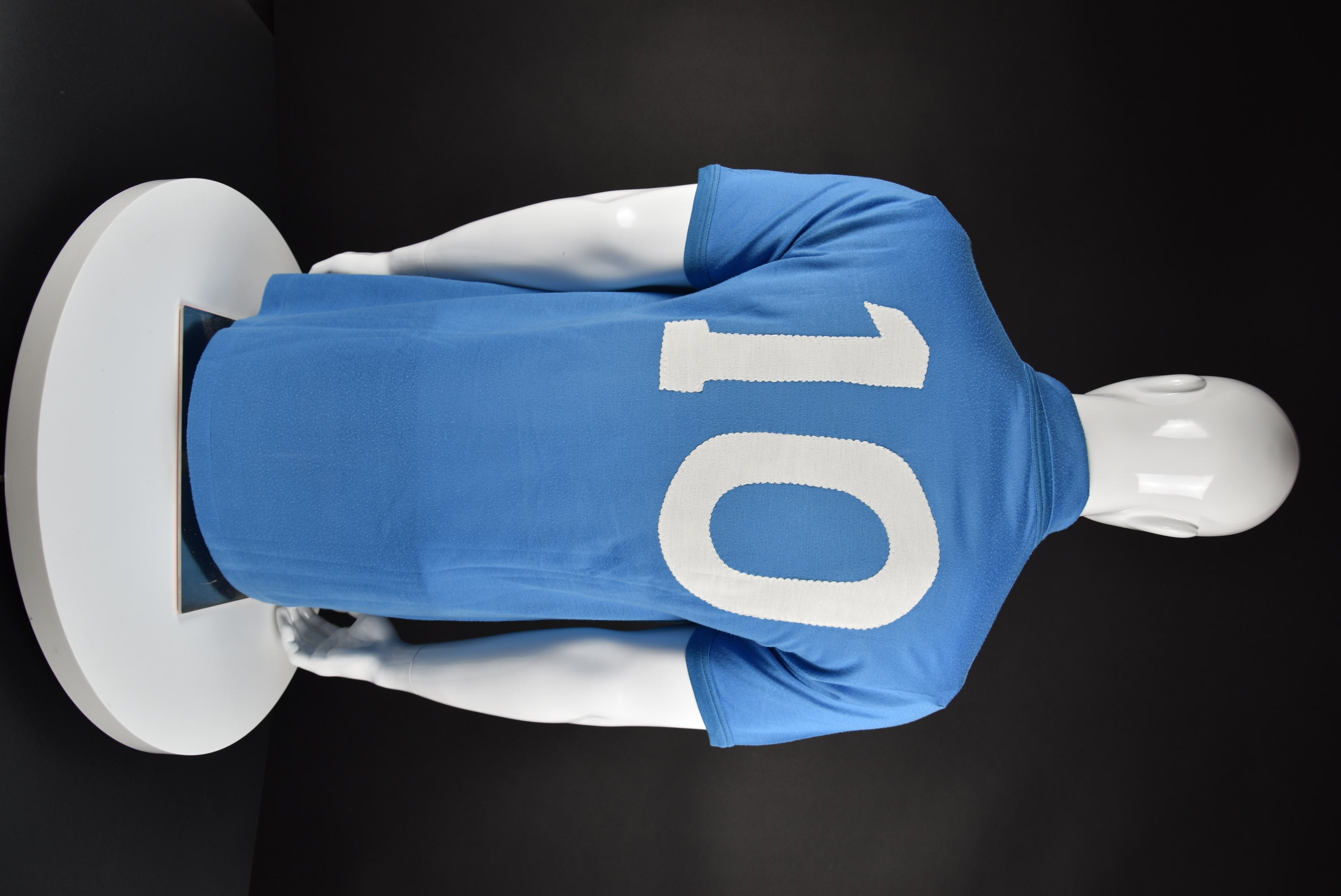 Диего Марадона back photo