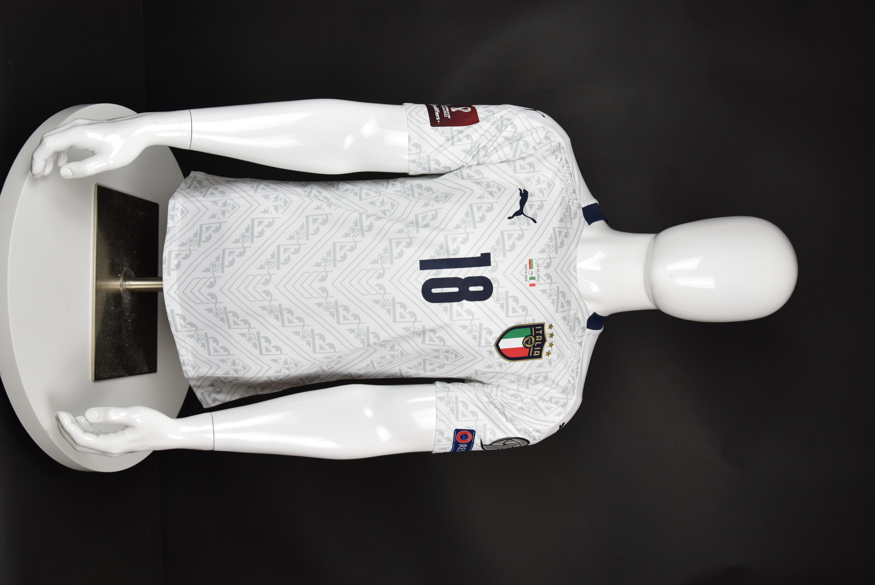 Николо Барела front photo