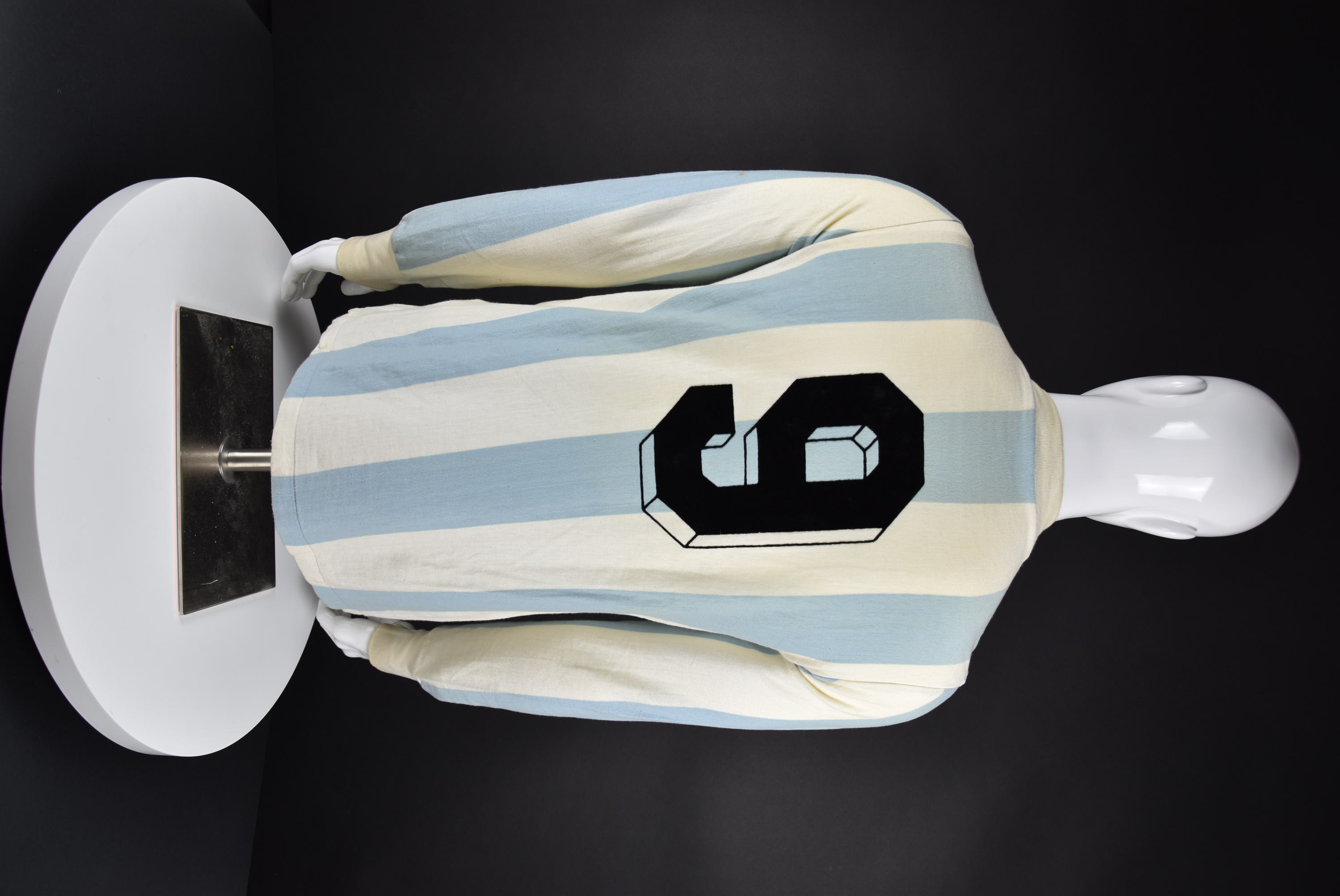 Рамон Диаз back photo