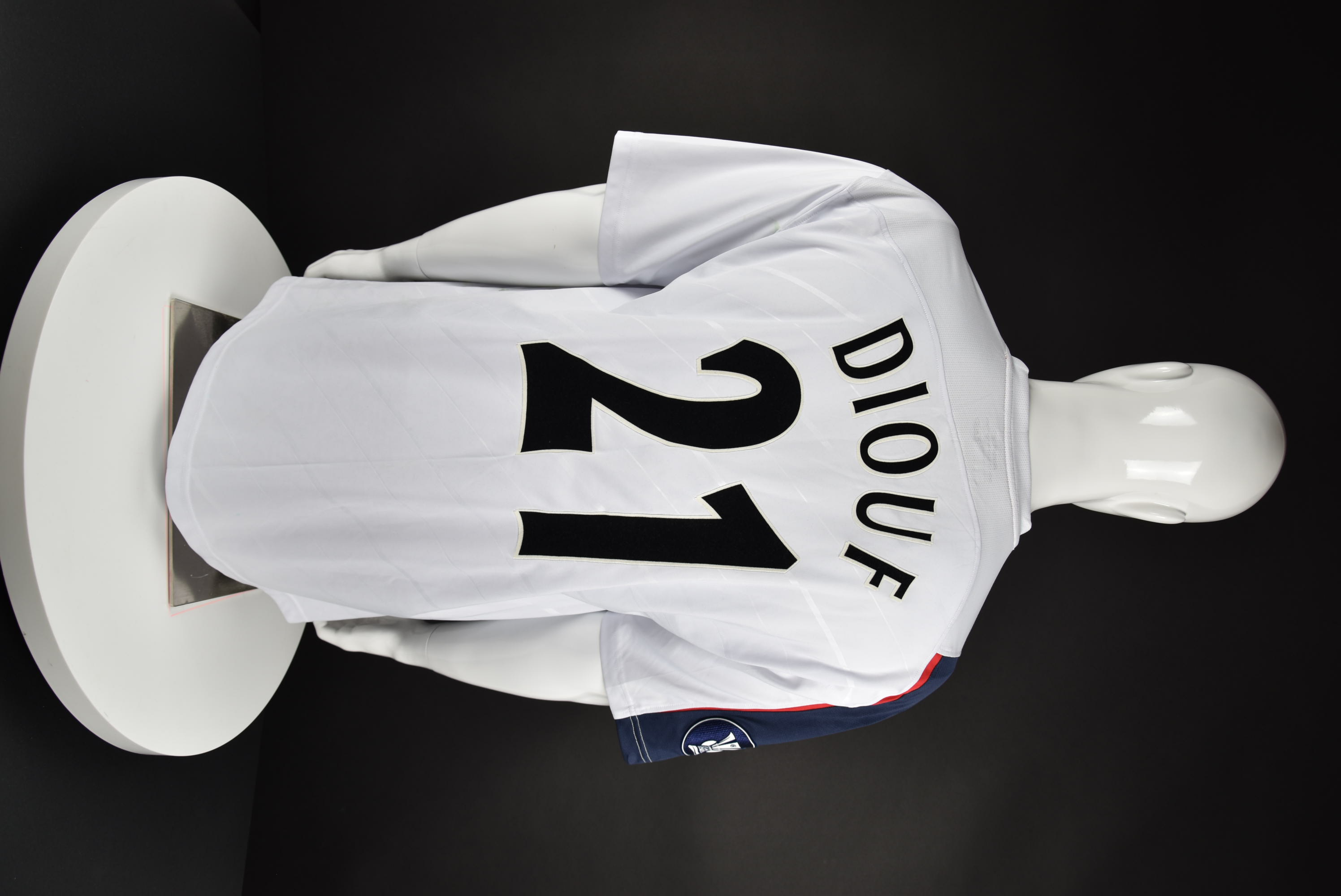 Ел Хаджи Диуф back photo