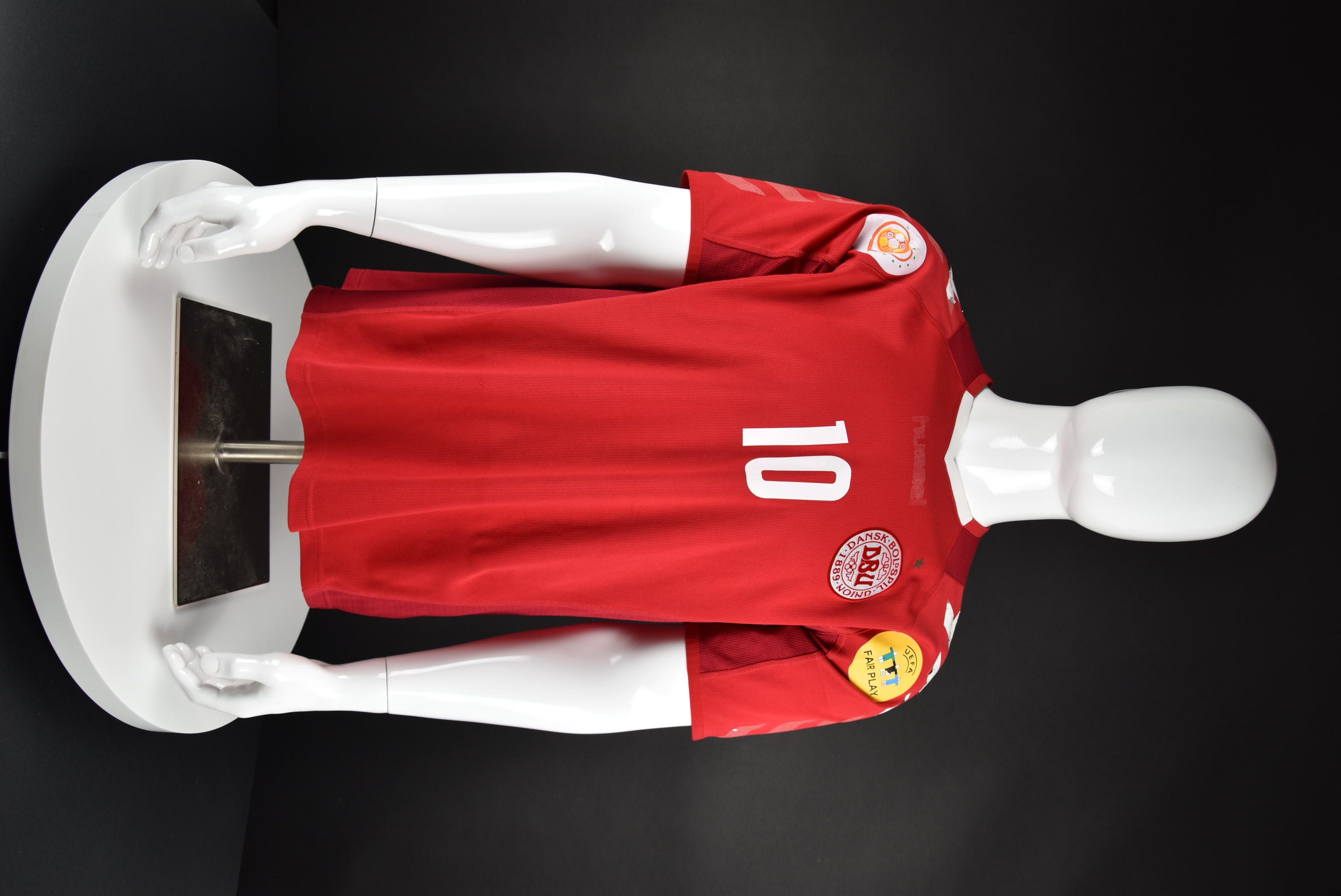 Мартин Йоргенсен front photo