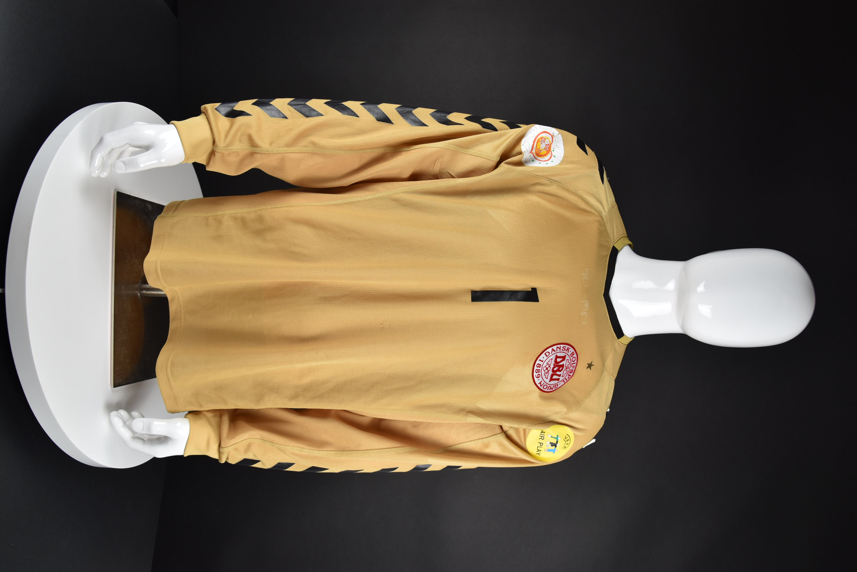 Томас Сьоренсен front photo