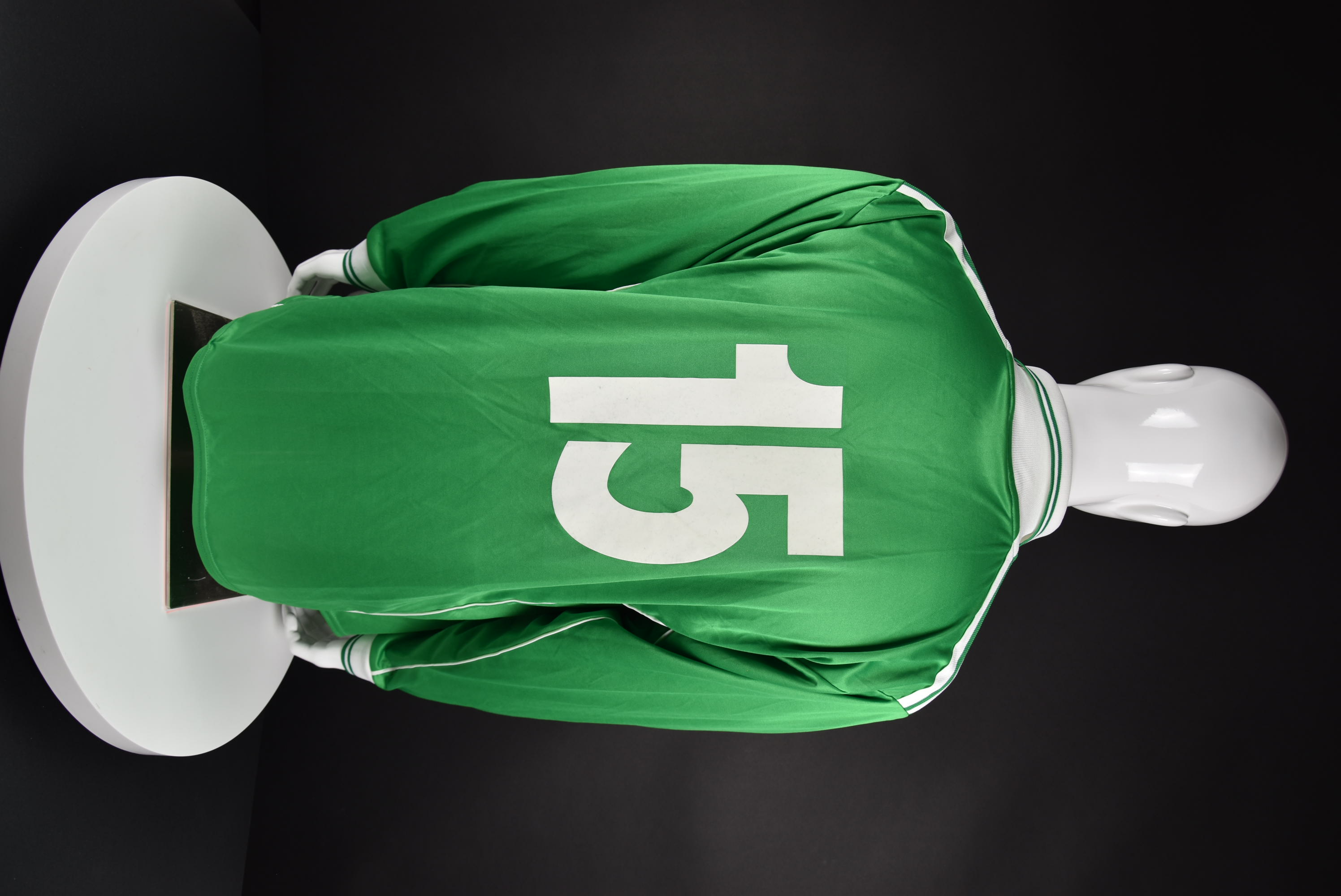 Джеймс Куин back photo