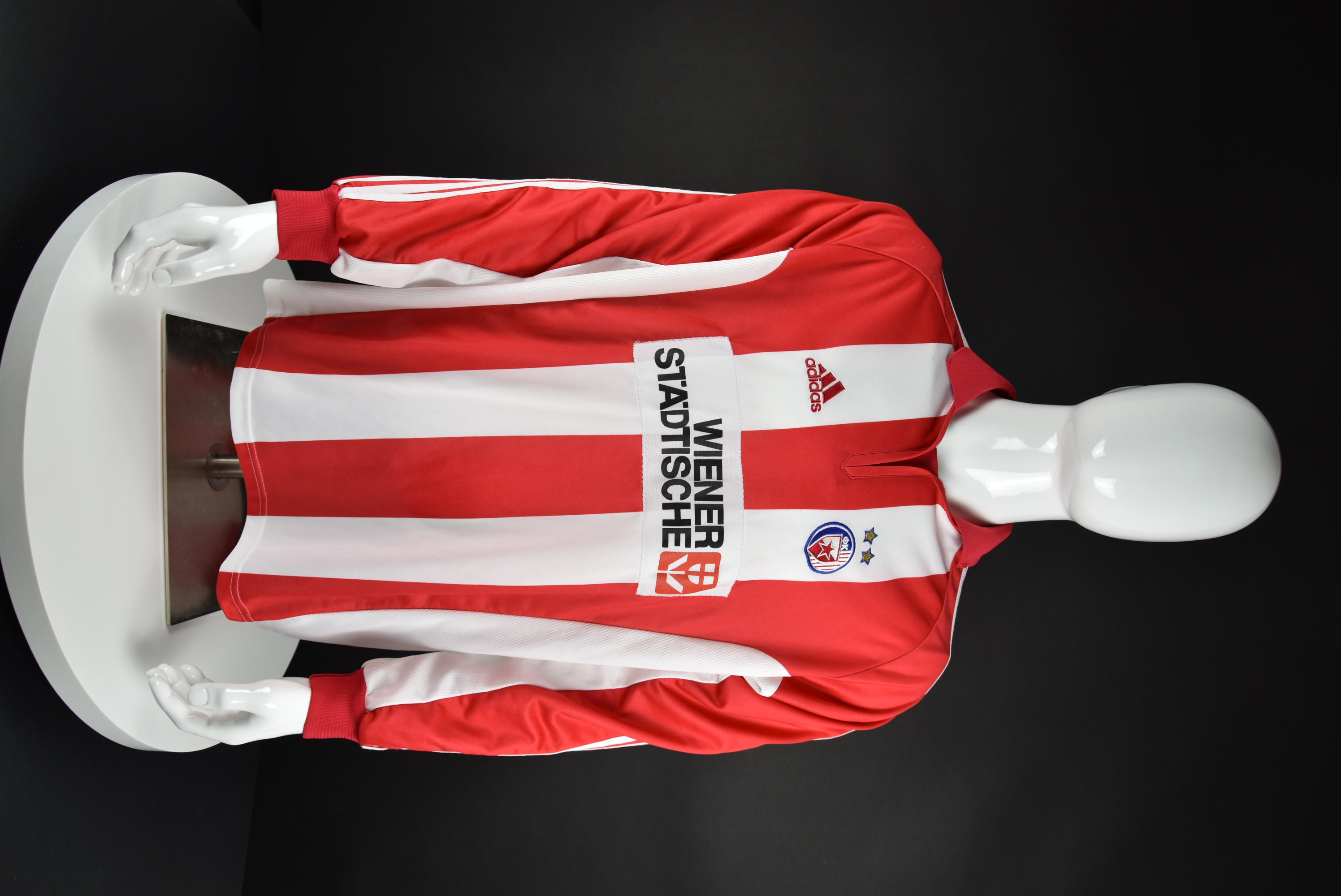 Неманя Видич front photo