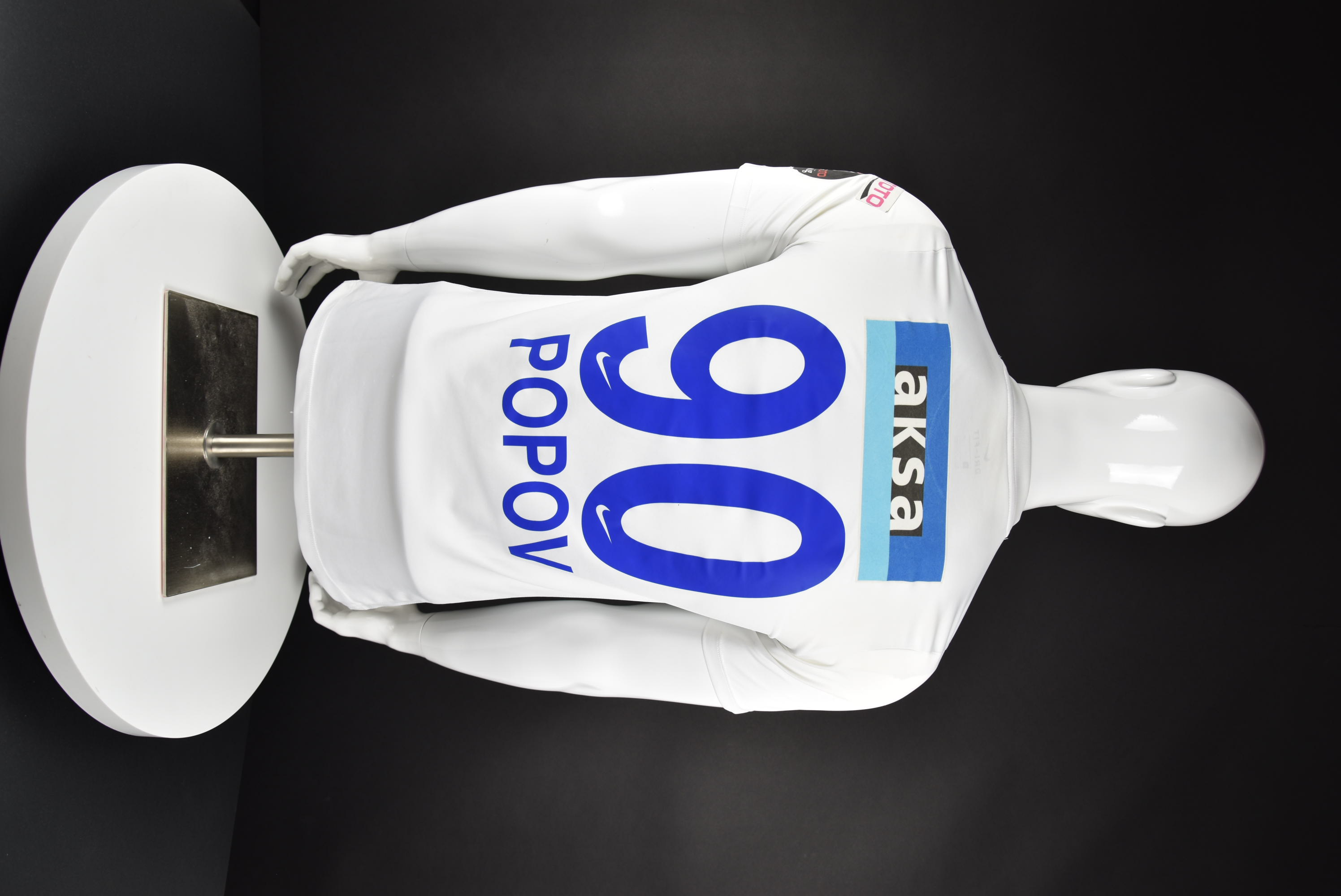 Страхил Попов back photo