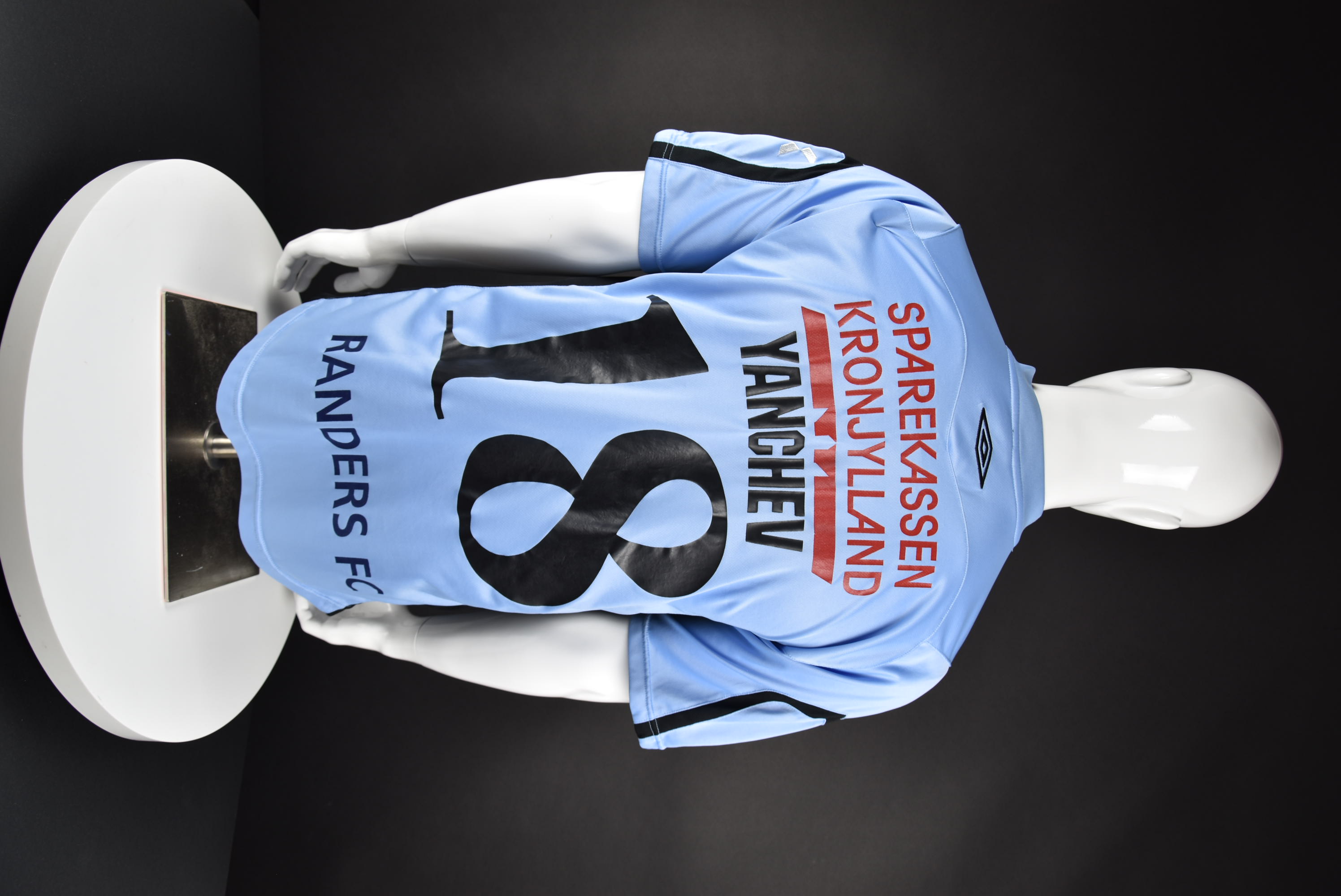 Тодор Янчев back photo