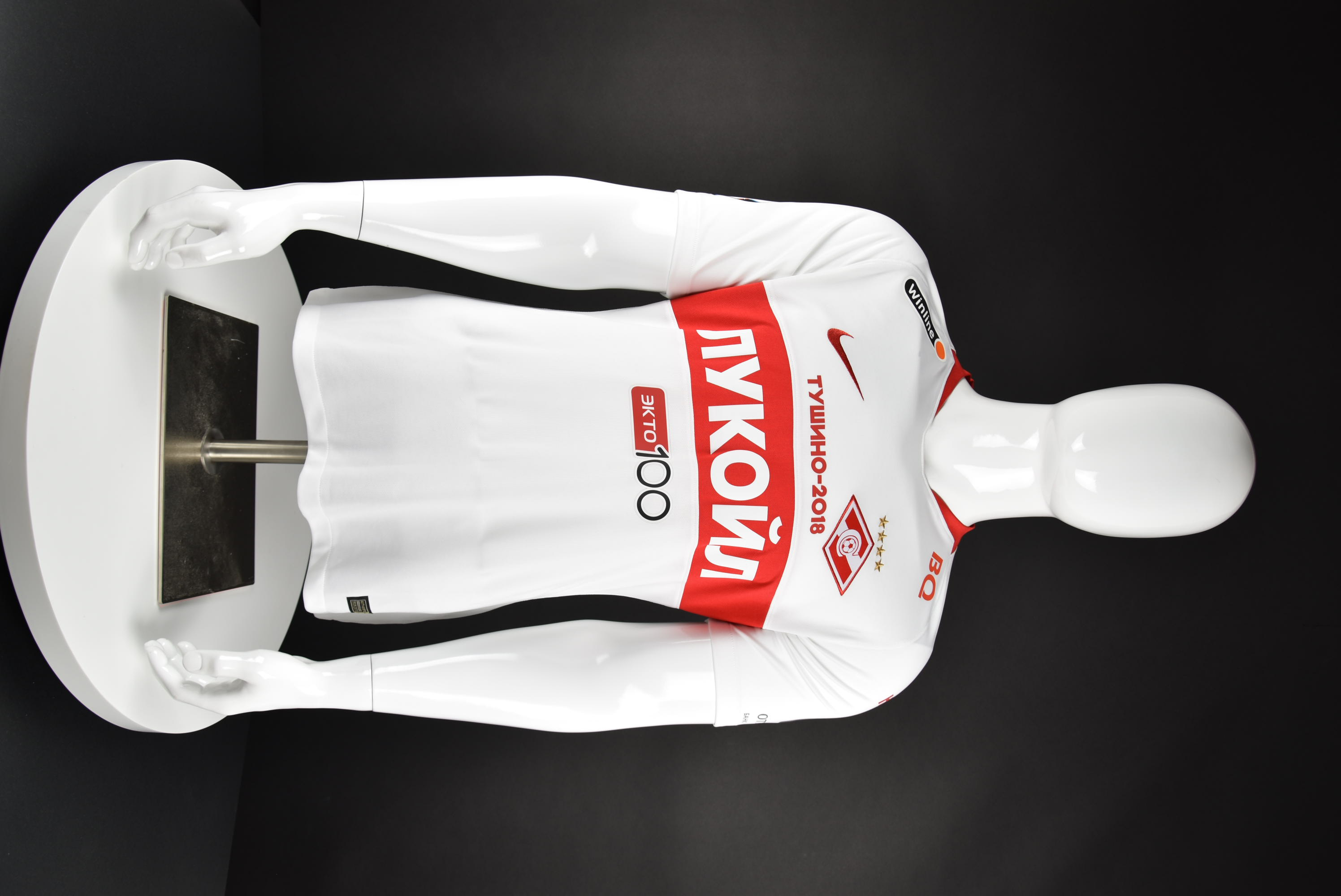 Ивелин Попов front photo