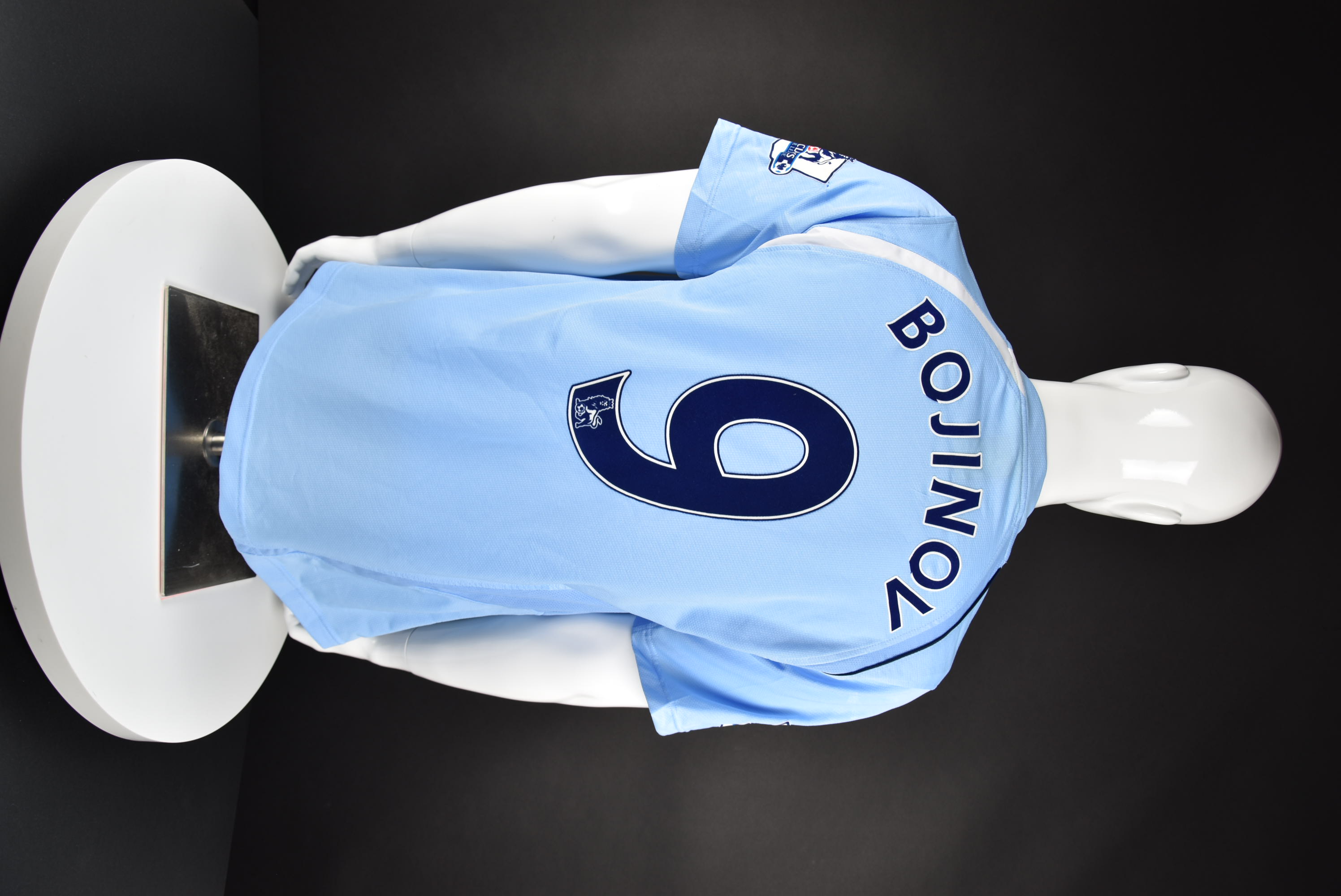 Валери Божинов back photo