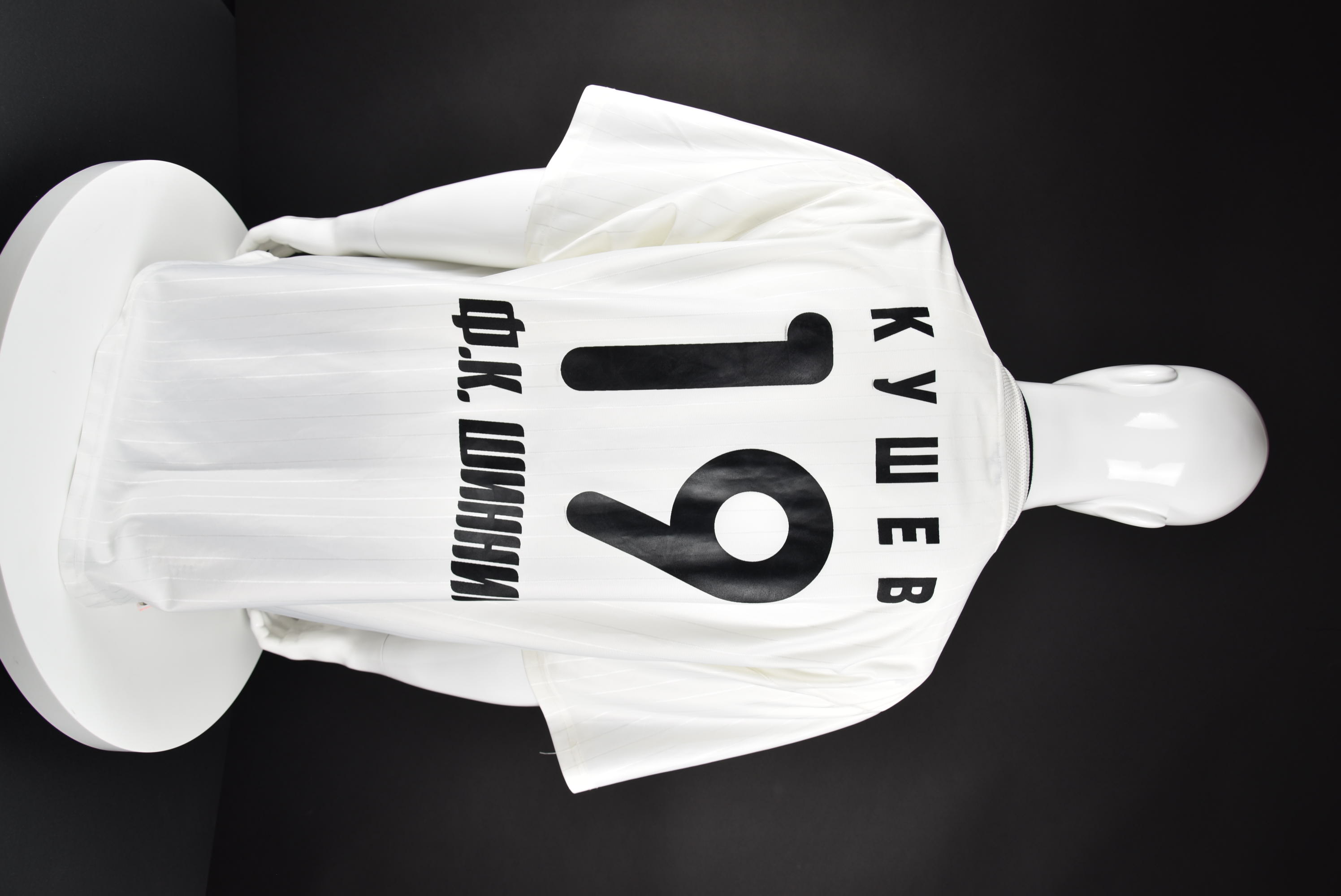 Мартин Кушев back photo