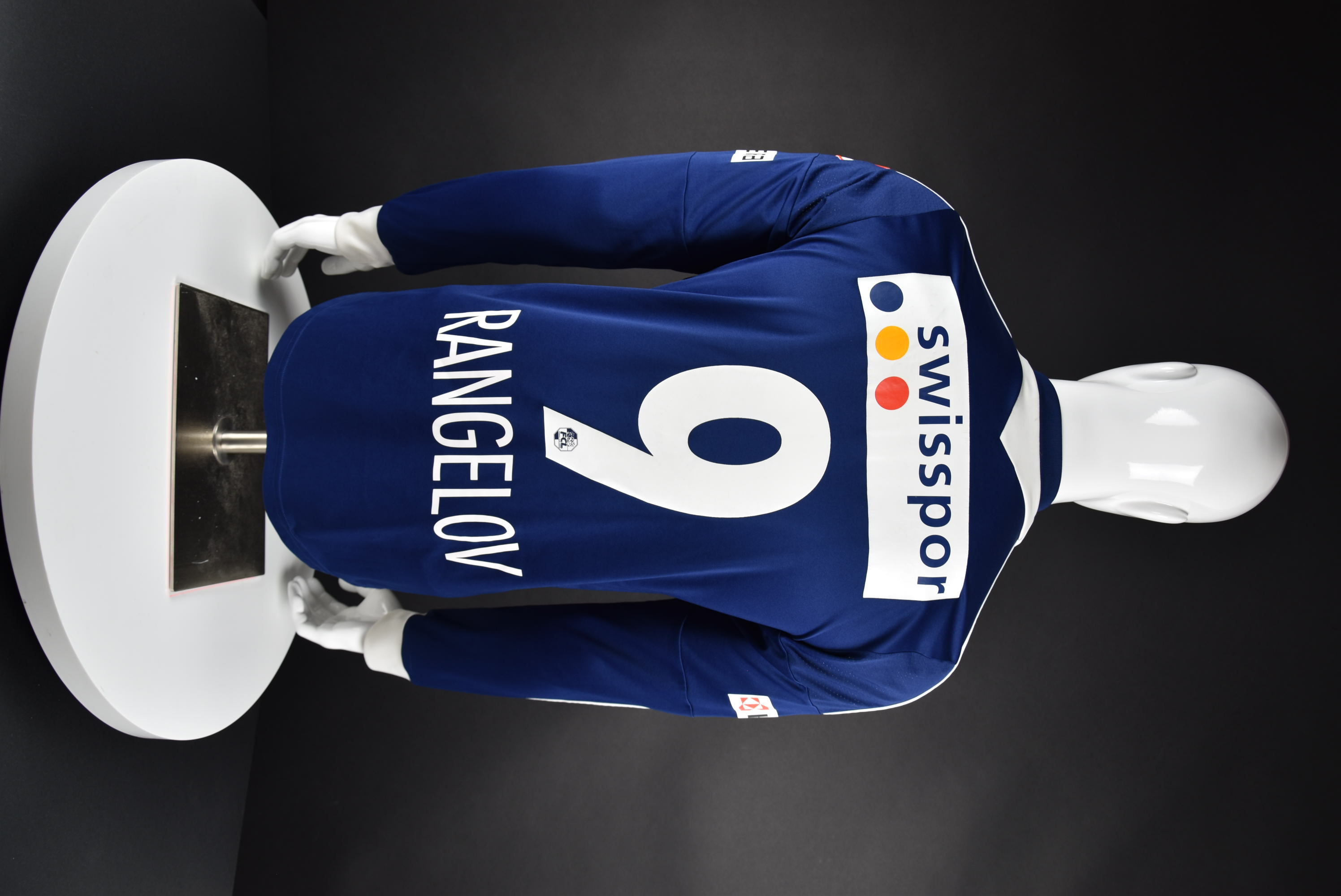 Димитър Рангелов back photo