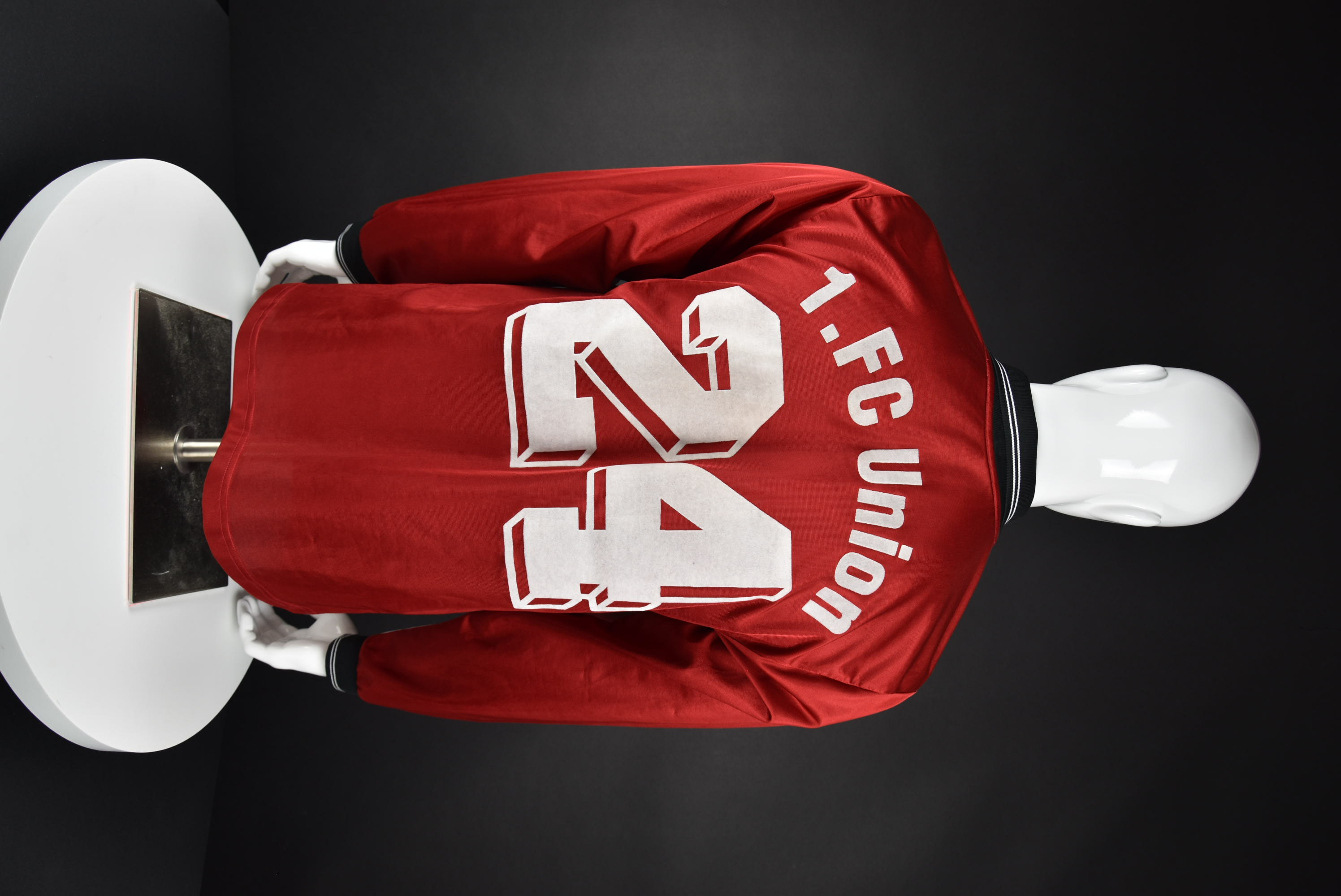 Емил Кременлиев back photo