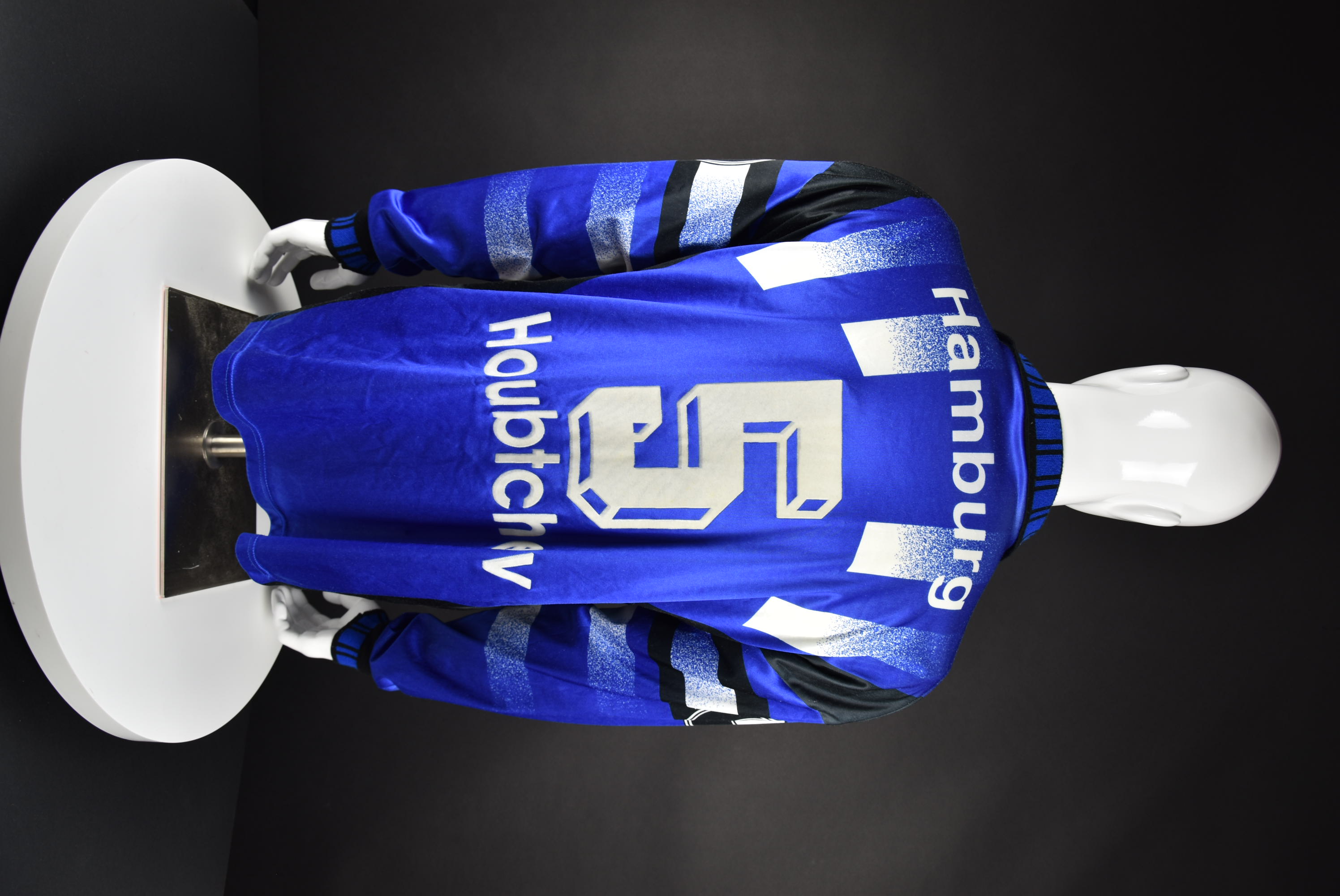 Петър Хубчев back photo