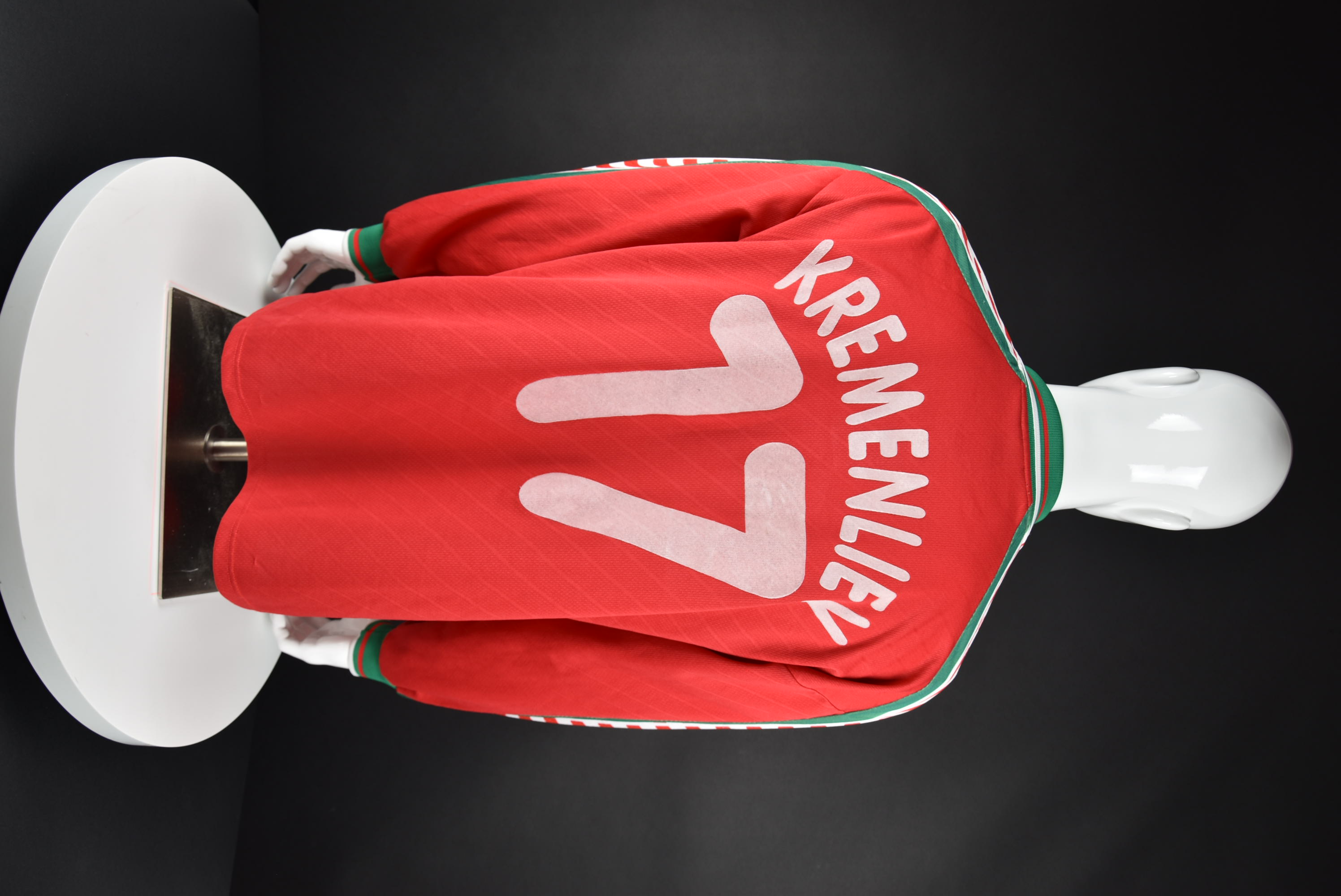 Емил Кременлиев back photo