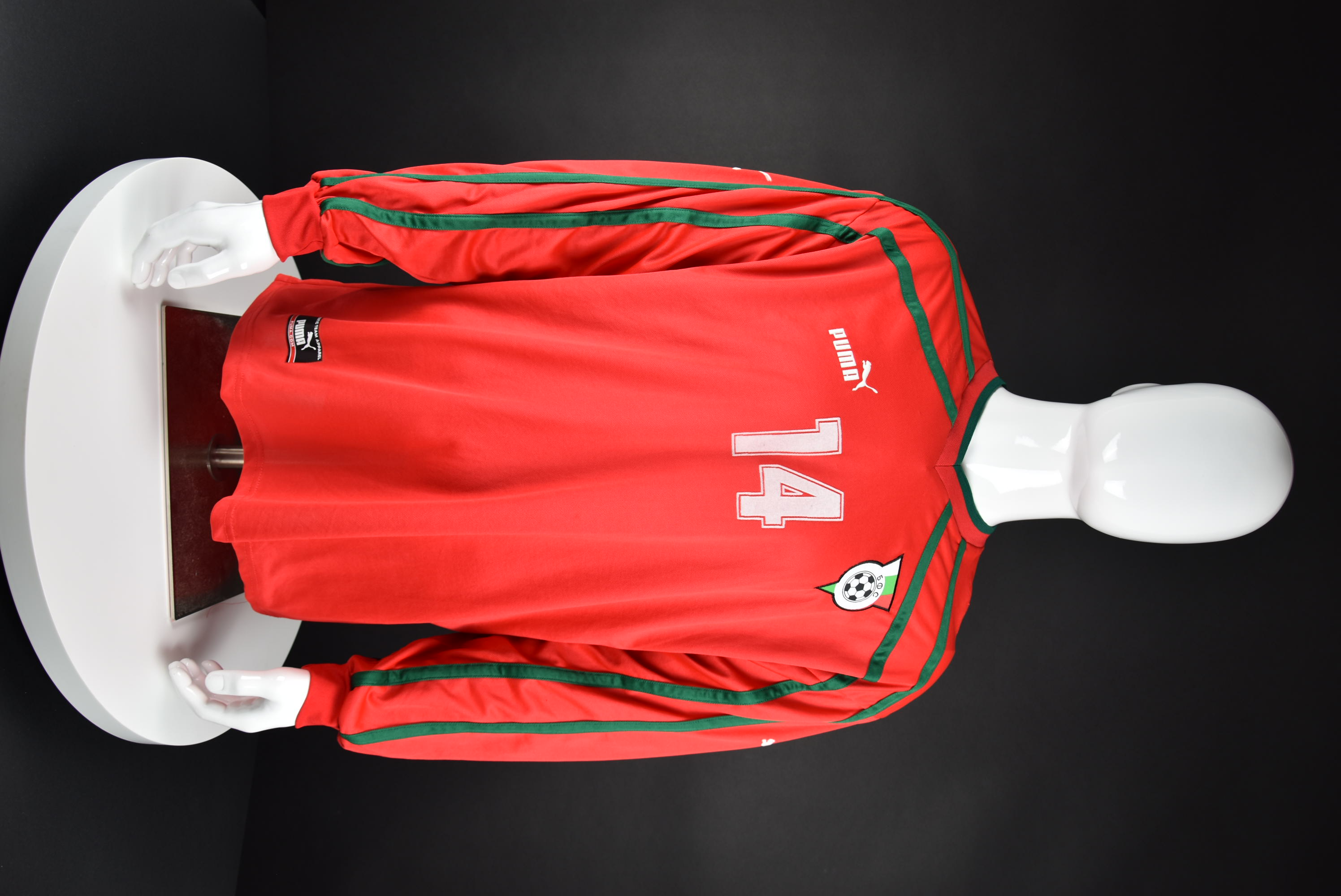 Светослав Петров front photo