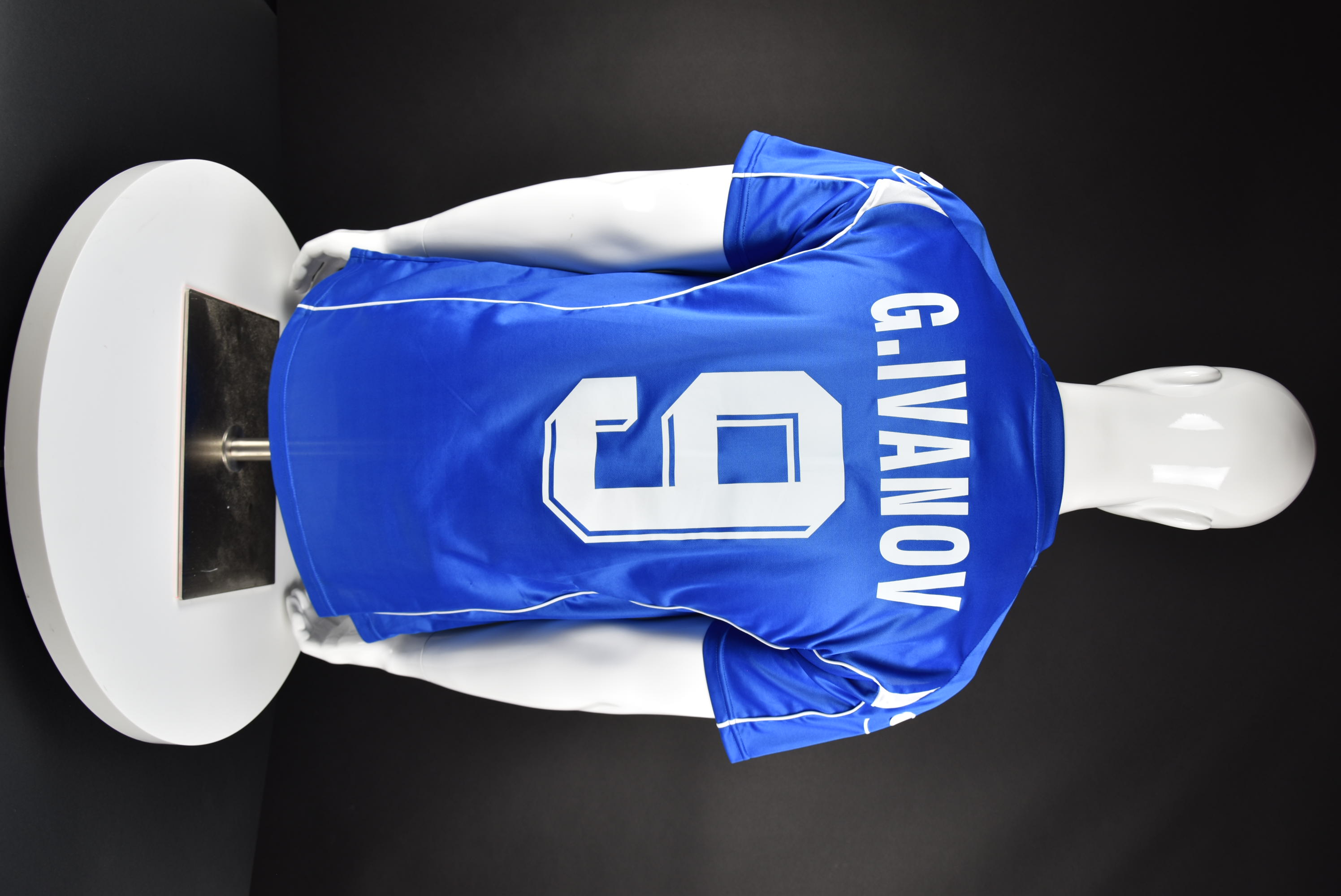 Георги Иванов back photo