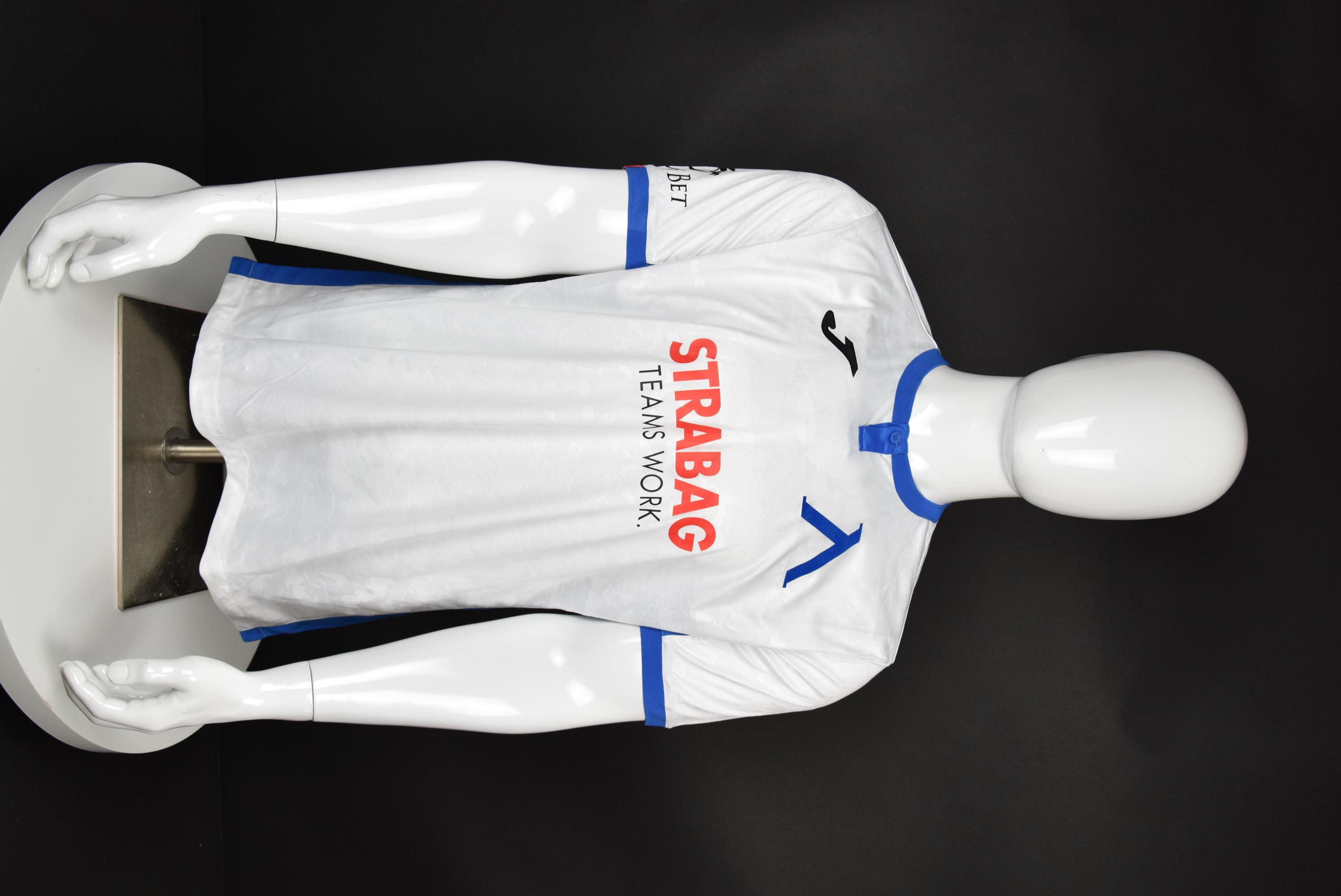 Звонимир Микулич front photo