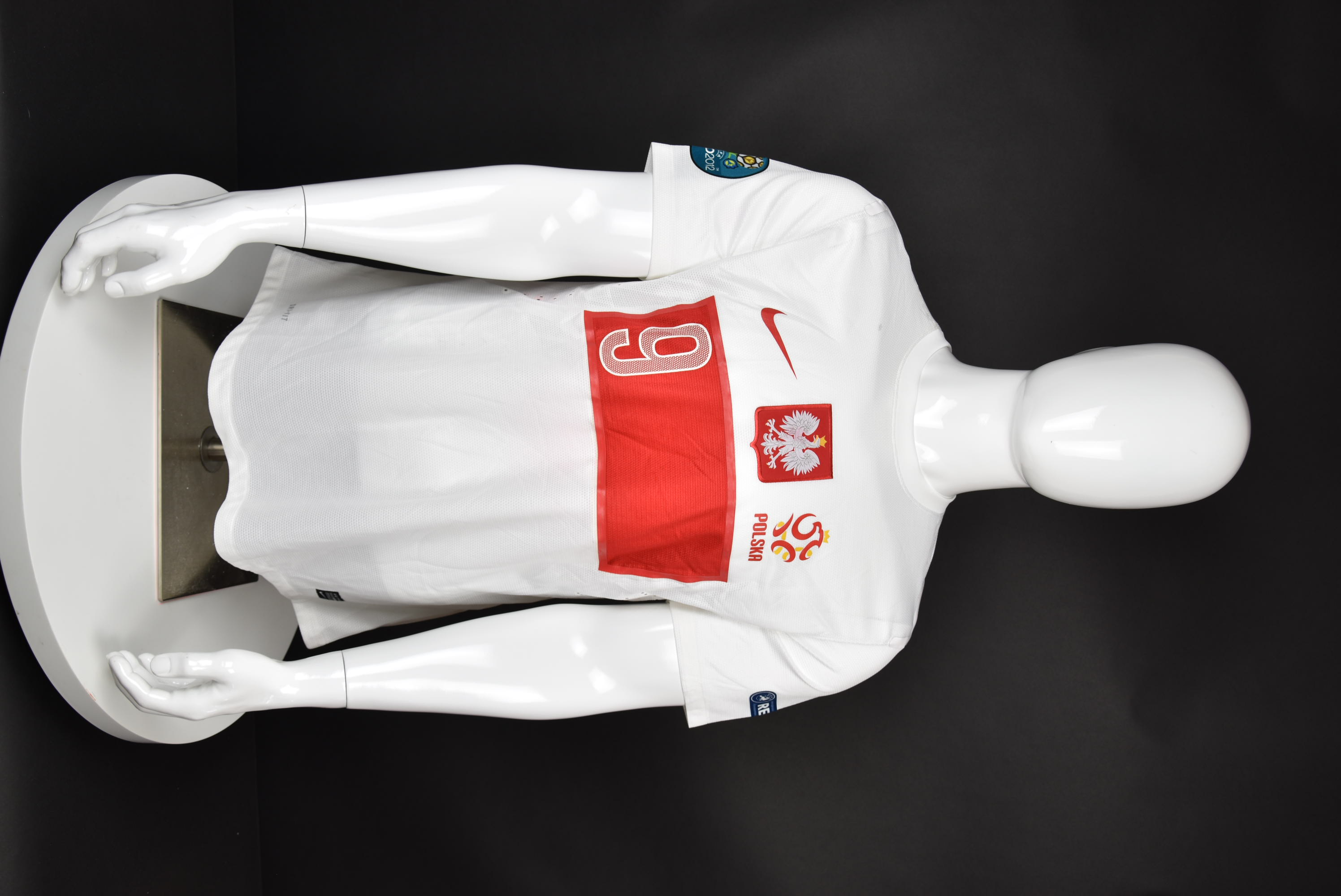 Роберт Левандовски front photo