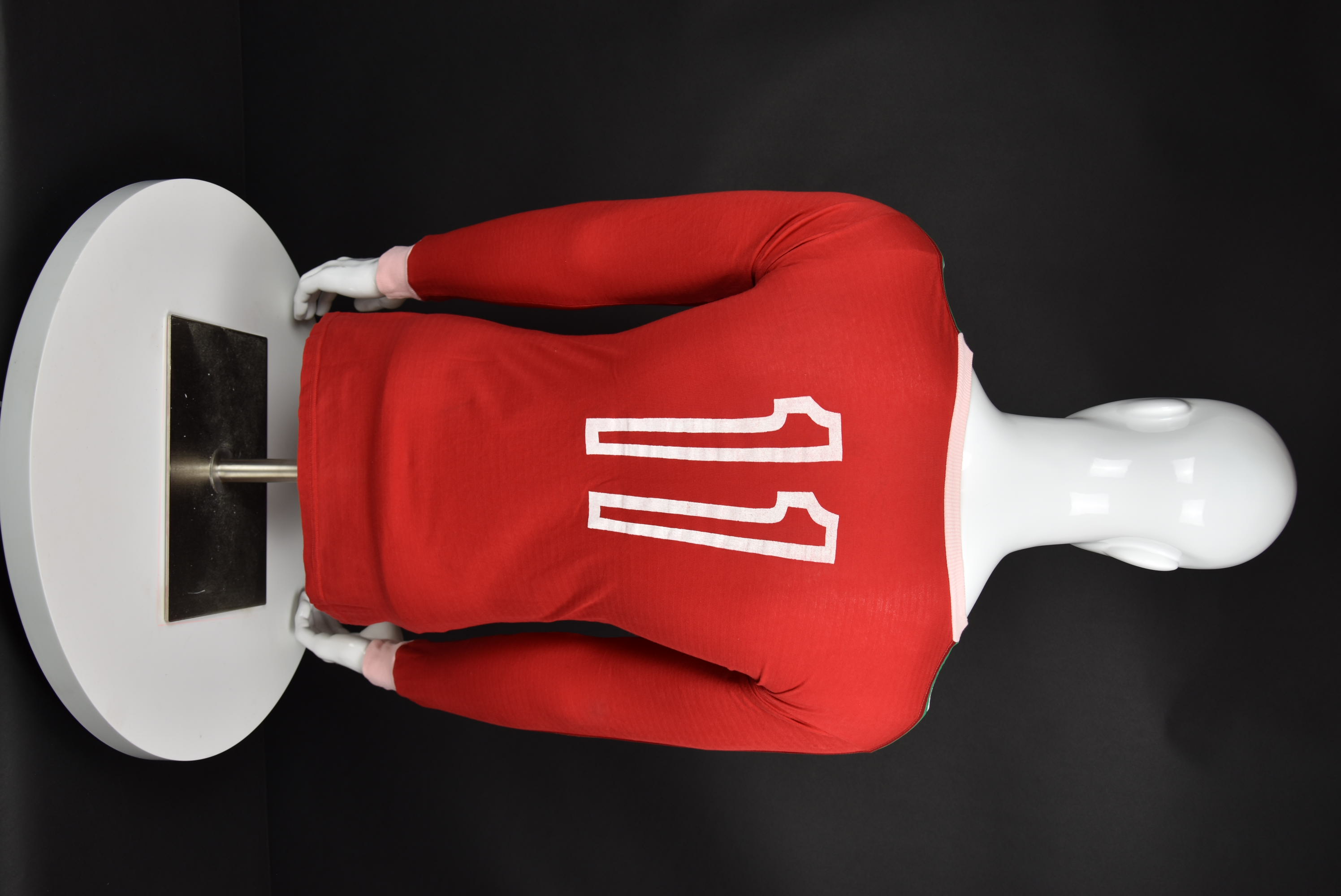 Неизвестен back photo