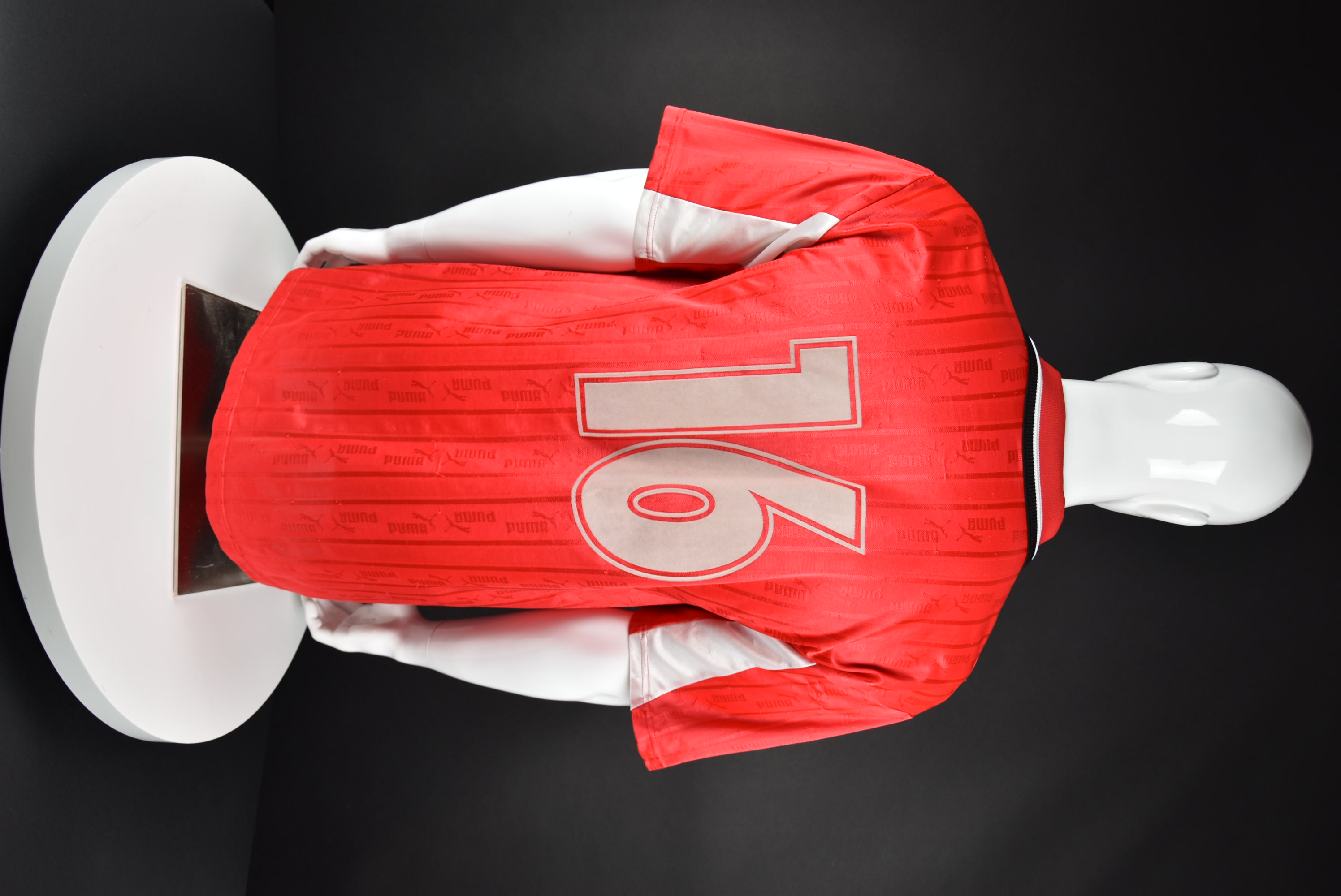 Стилиян Петров back photo