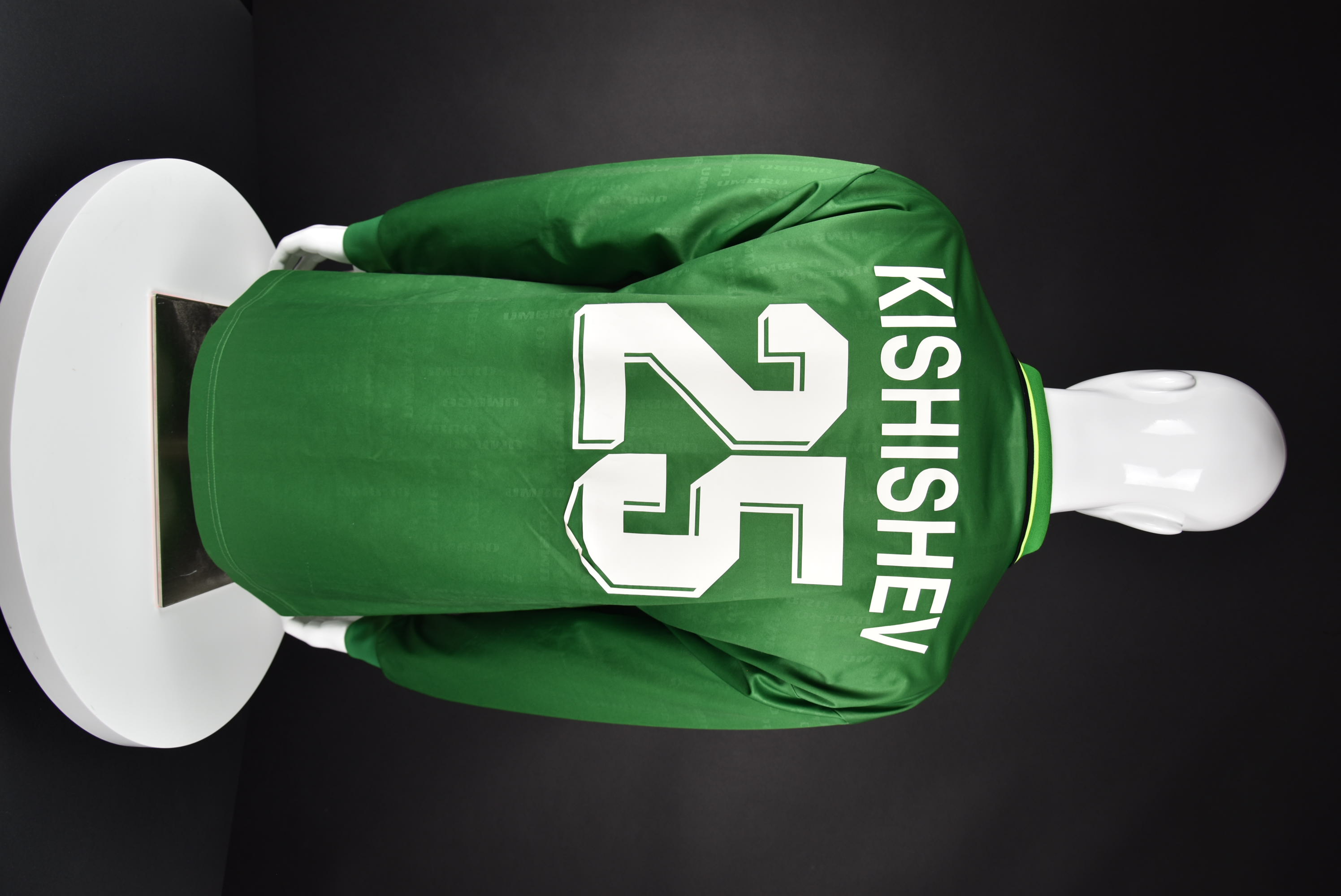 Радостин Кишишев back photo