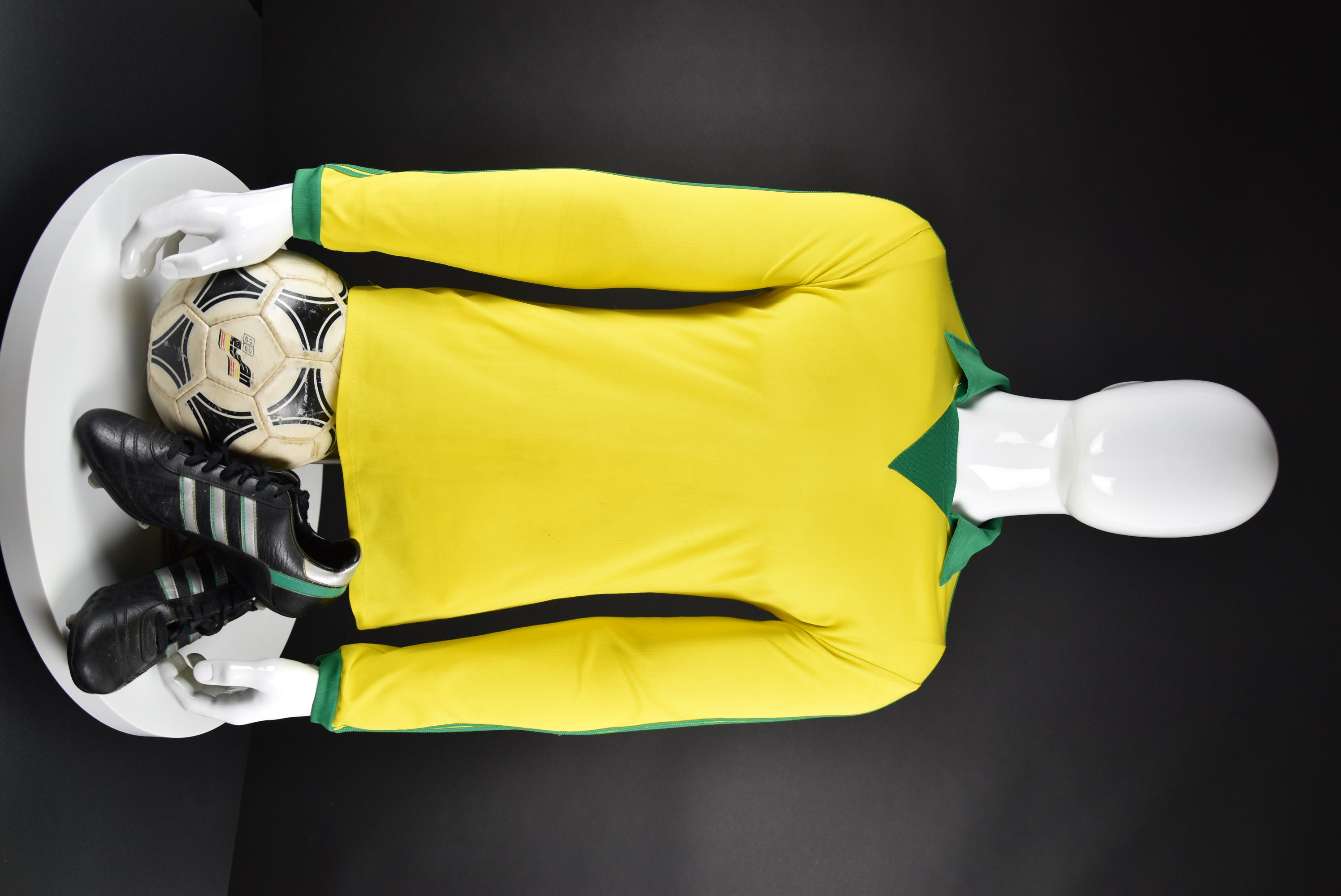 Неизвестен front photo