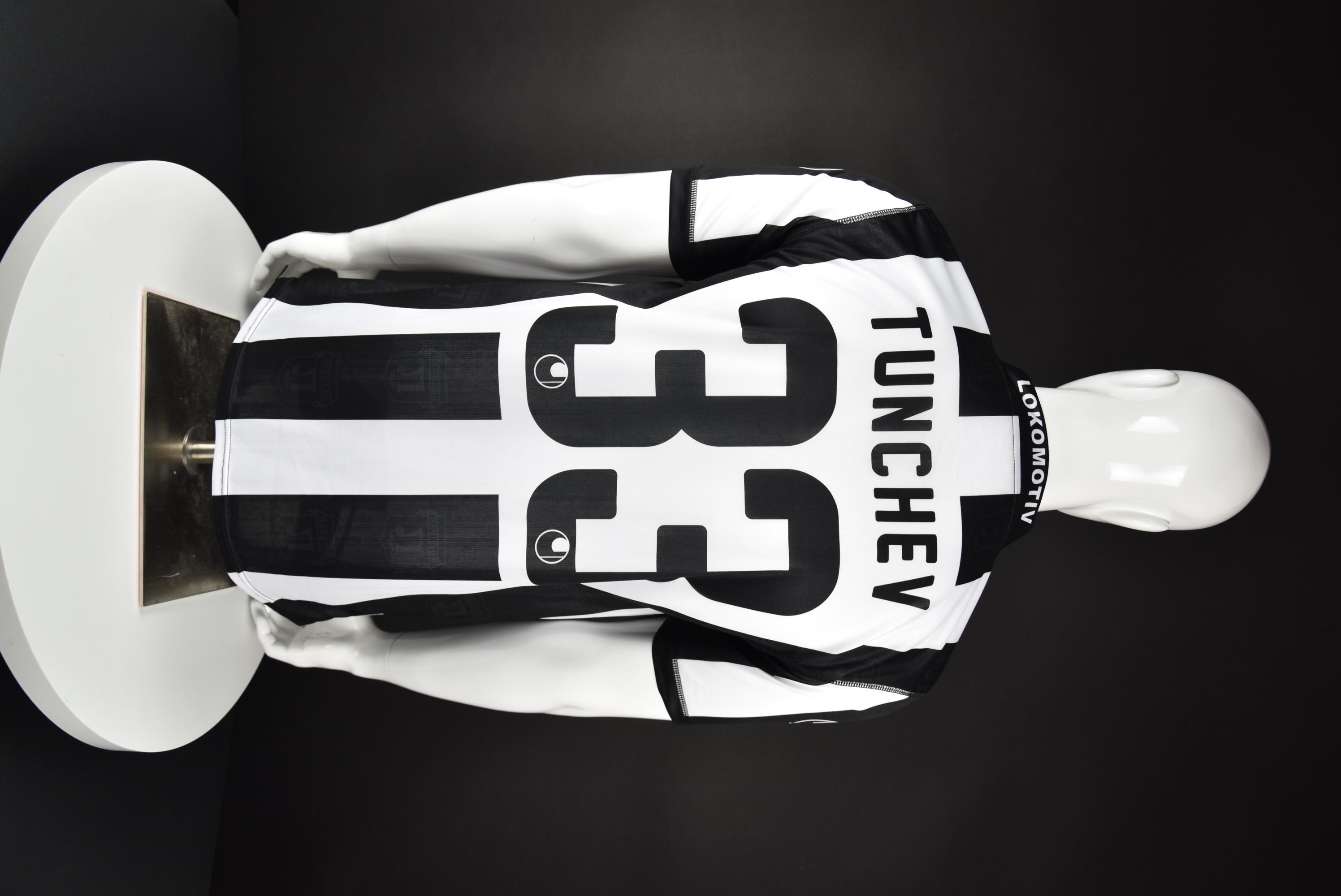 Александър Тунчев back photo